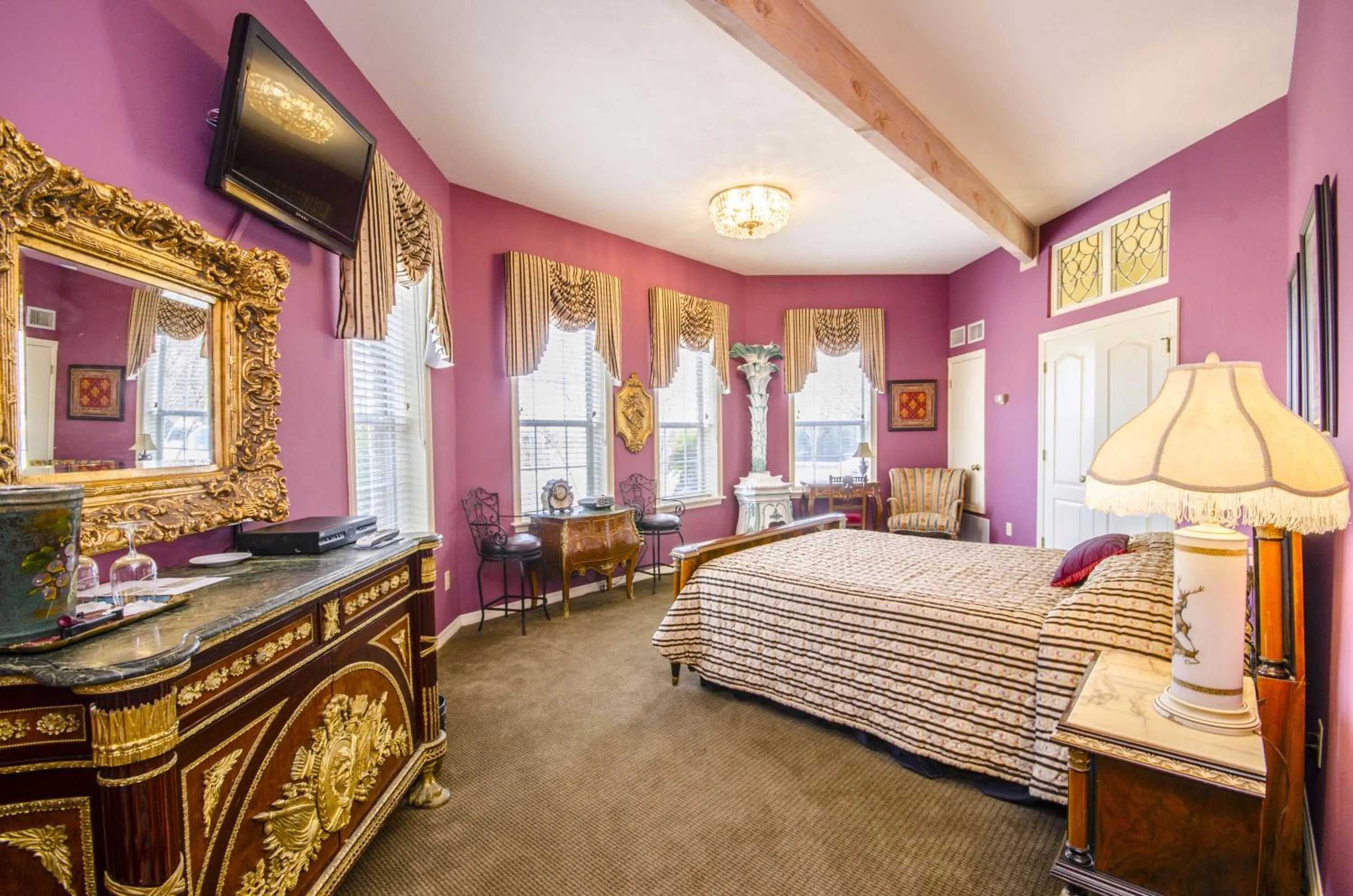 Bed in The Villa Bed and Breakfast