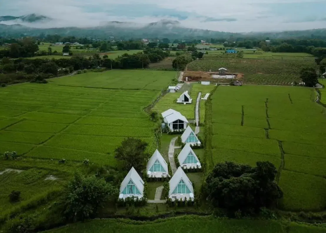 Property building in Paradise Resort & Cafe Property building in Paradise Resort & Cafe