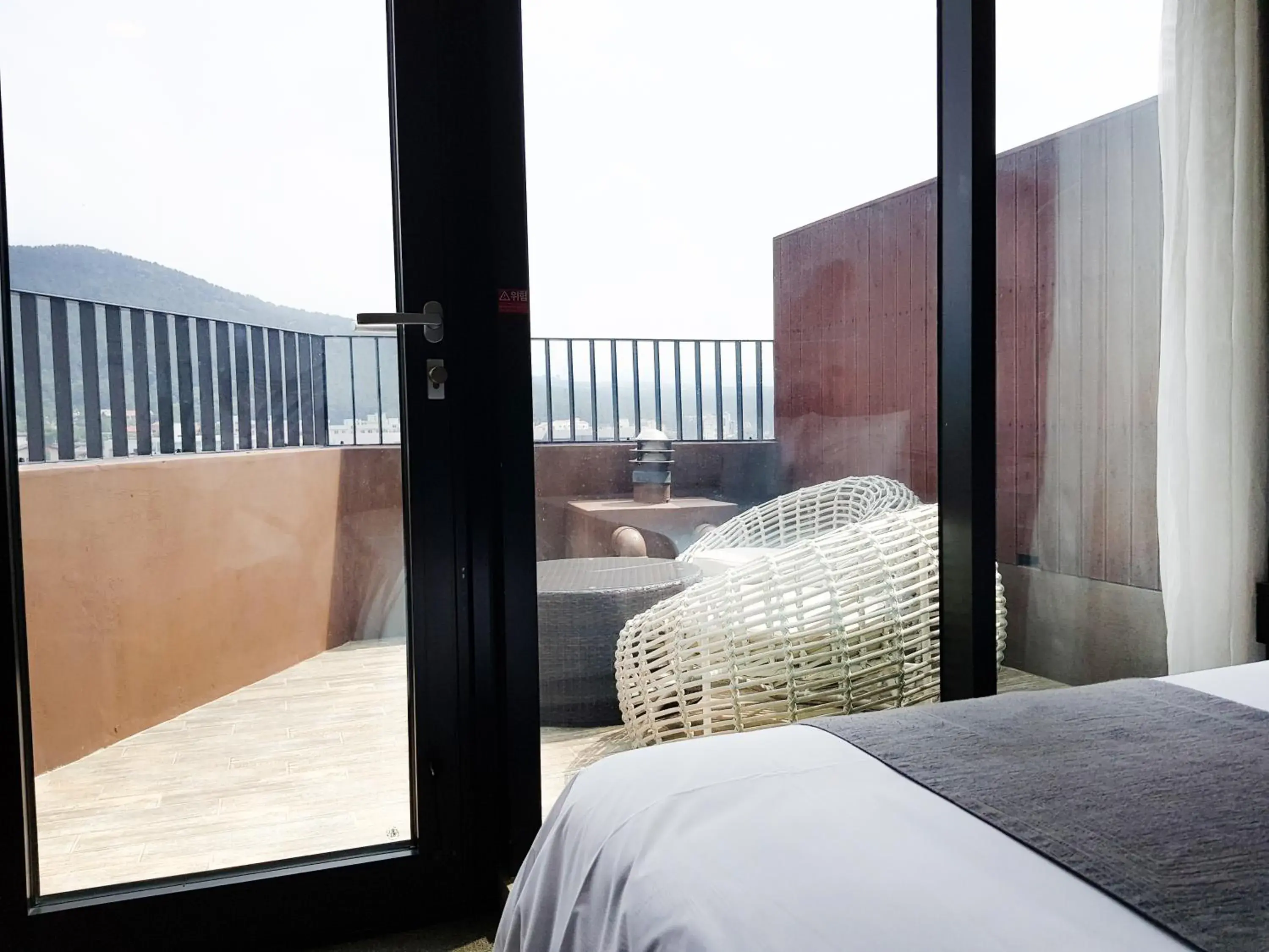 Balcony/Terrace, Bed in I-Jin Hotel Balcony/Terrace, Bed in I-Jin Hotel