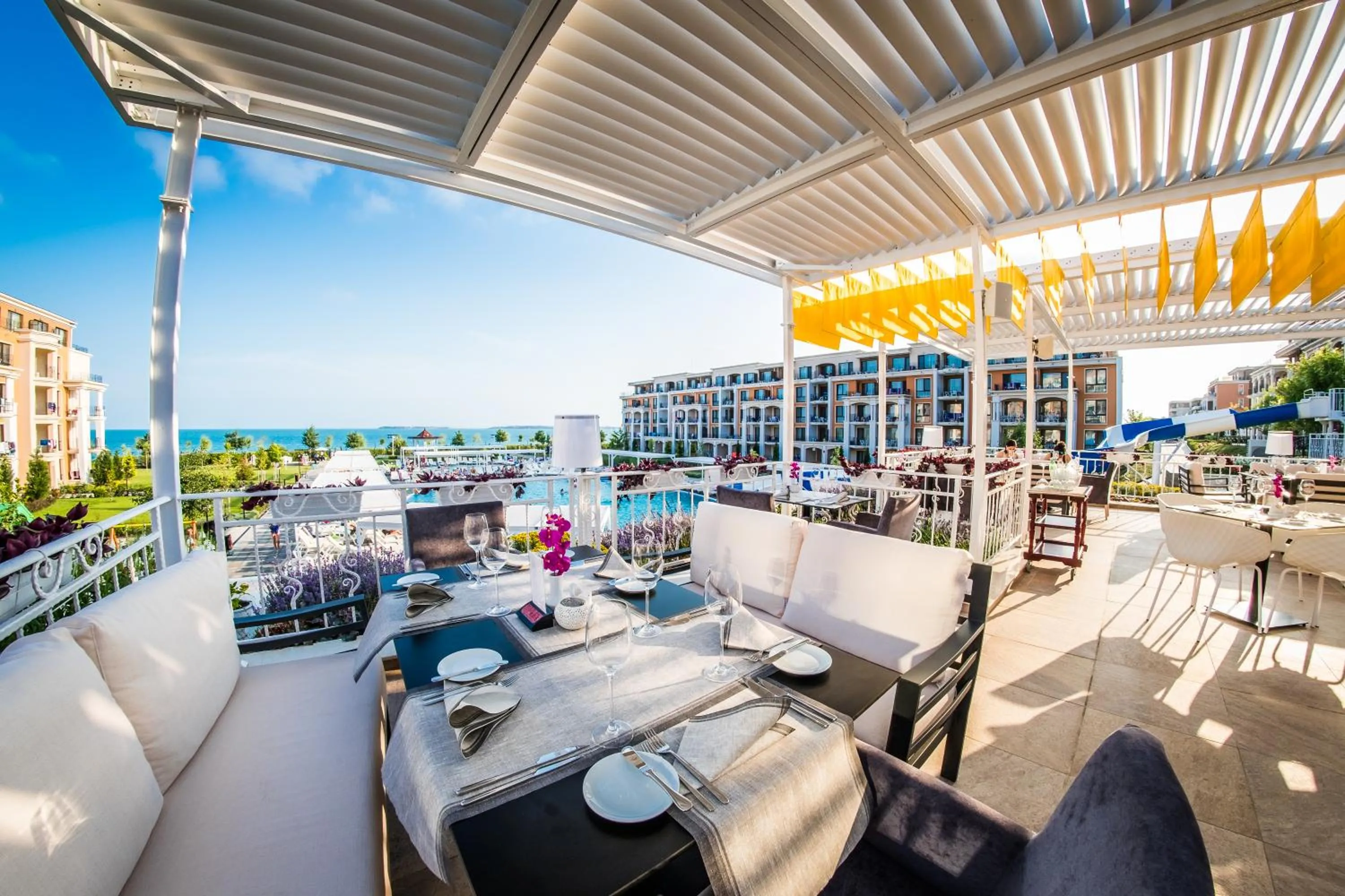 Restaurant/places to eat in Premier Fort Cuisine - Full Board