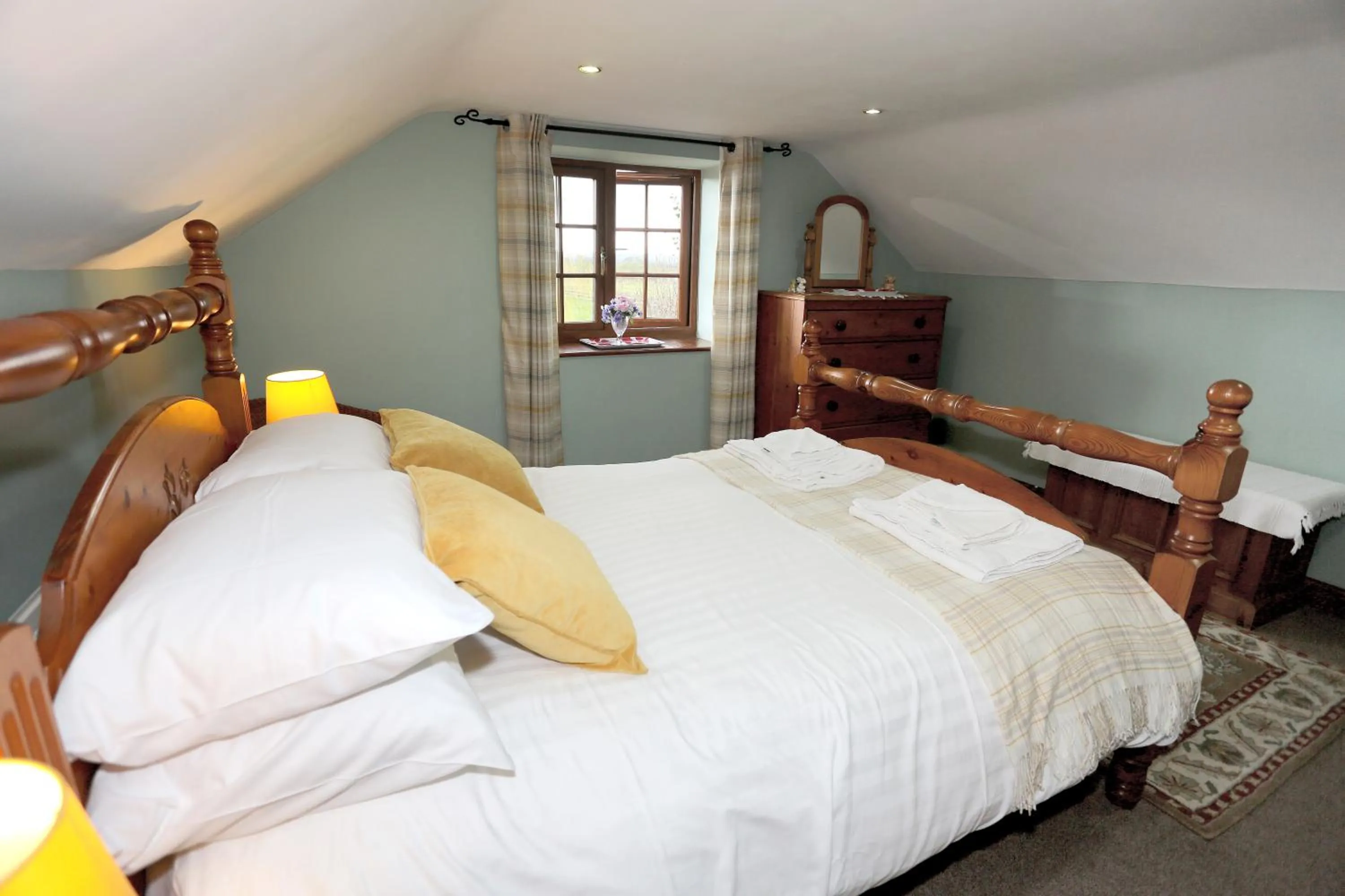 Bedroom, Bed in The Old Cart House