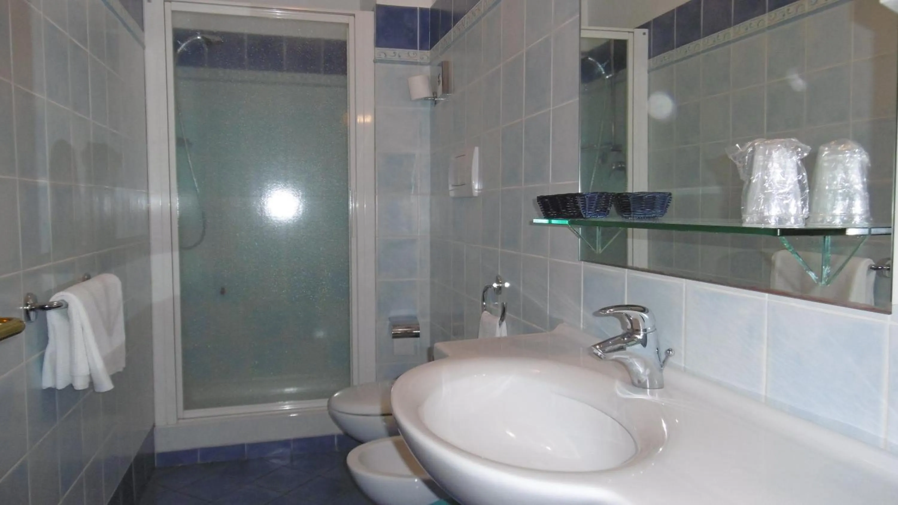 Bathroom in Hotel Riviera