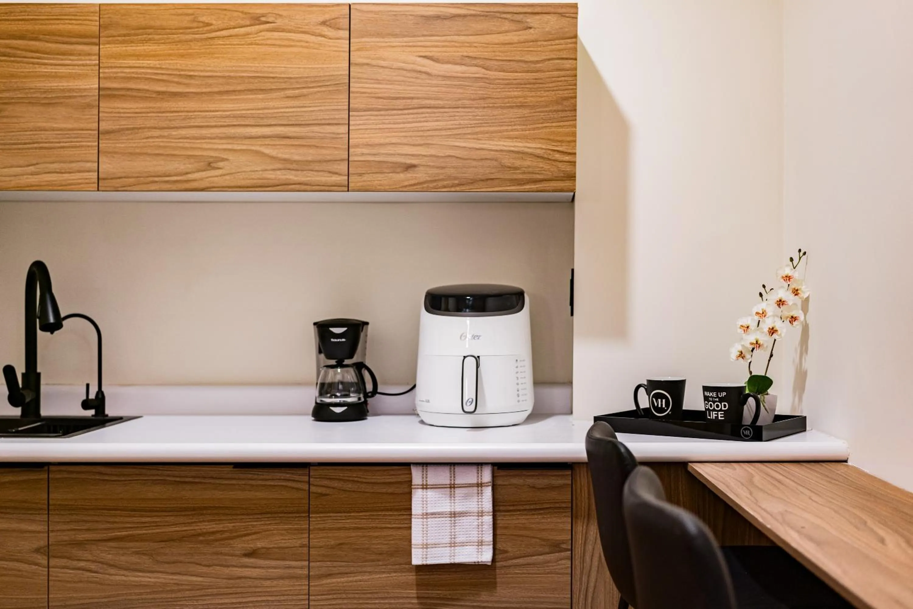 Coffee/tea facilities in Suites Monterrey by Escajal Rooms