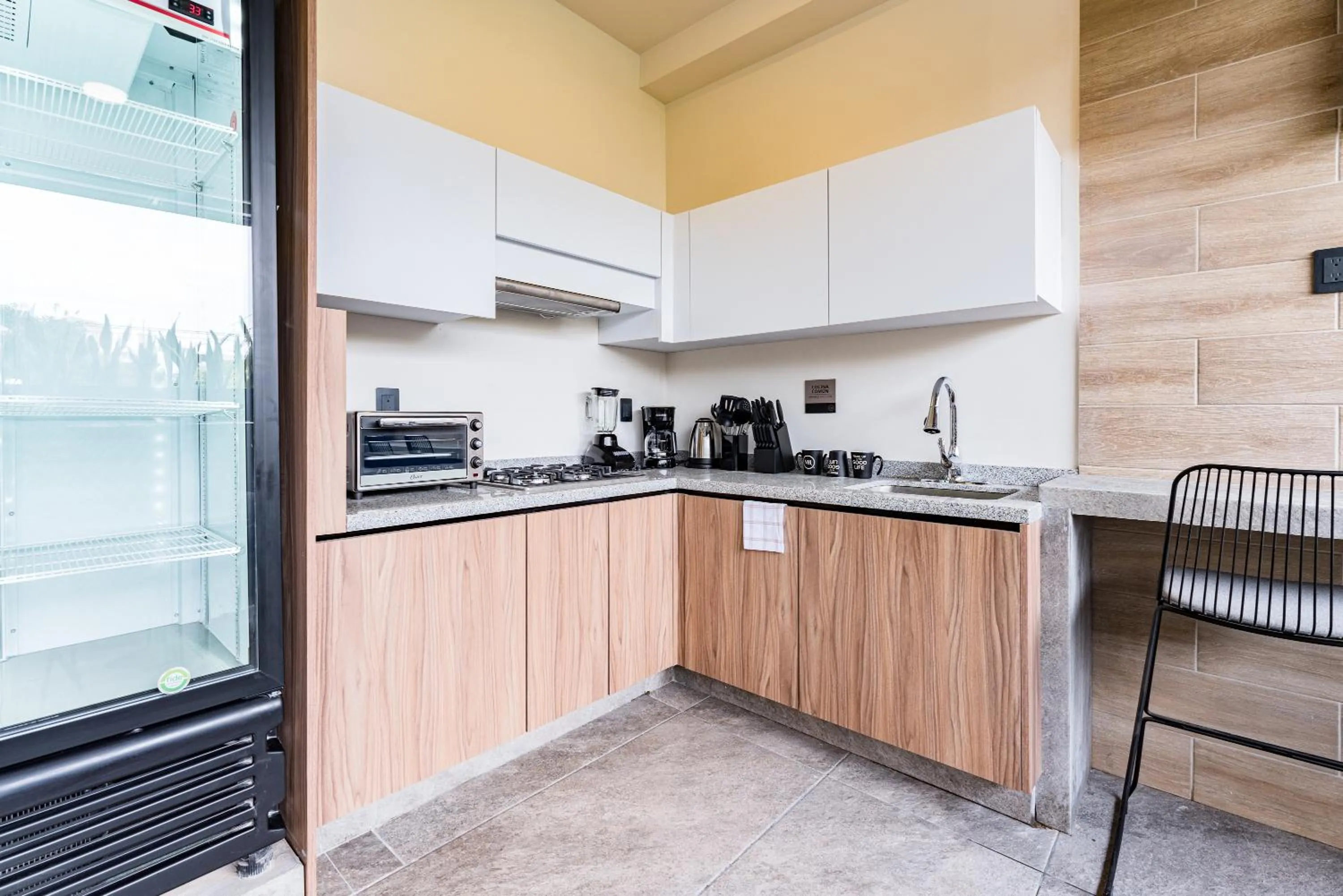 Coffee/tea facilities in Suites Monterrey by Escajal Rooms