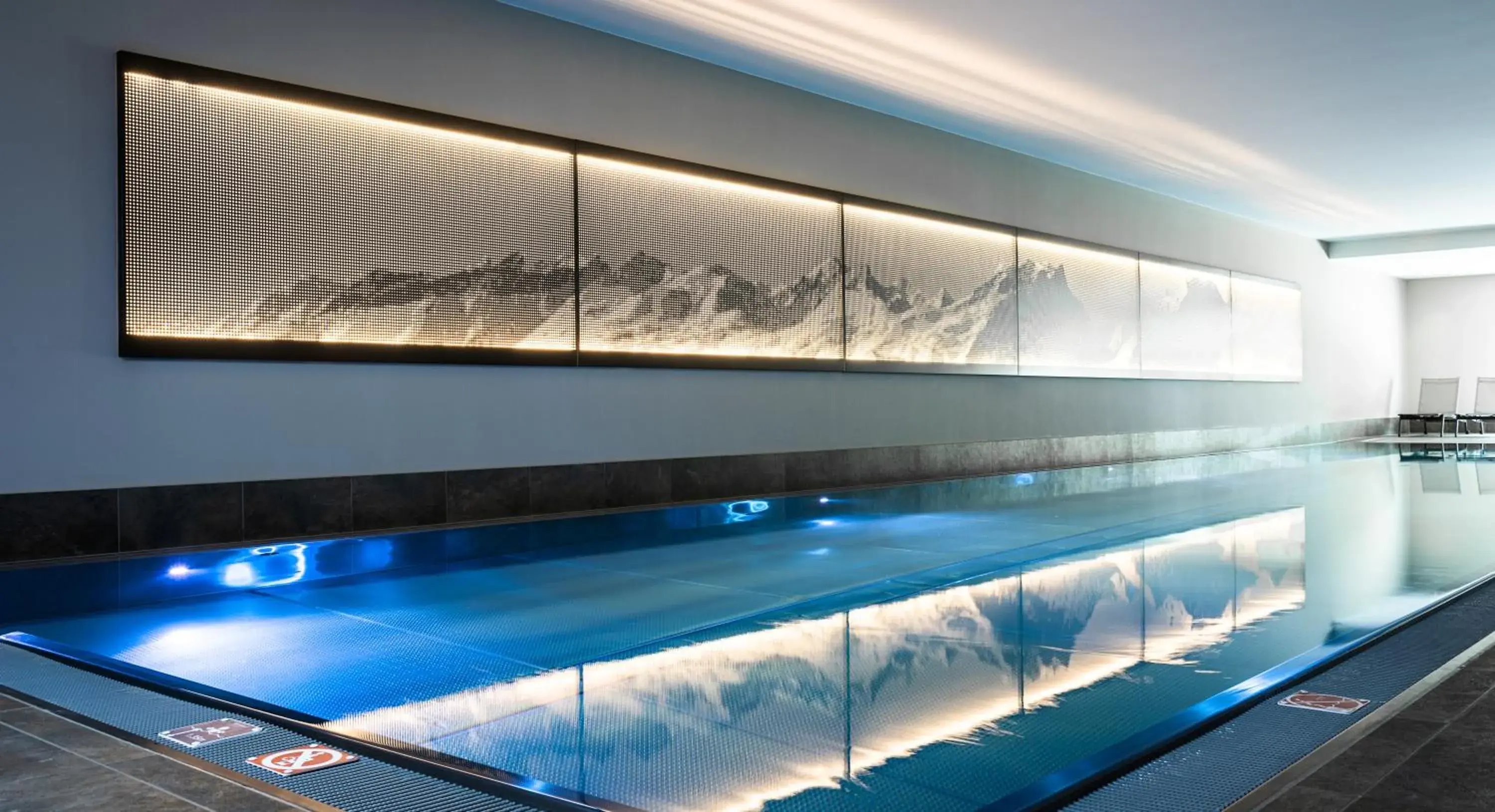 Swimming pool in AMERON Davos Swiss Mountain Resort Swimming pool in AMERON Davos Swiss Mountain Resort