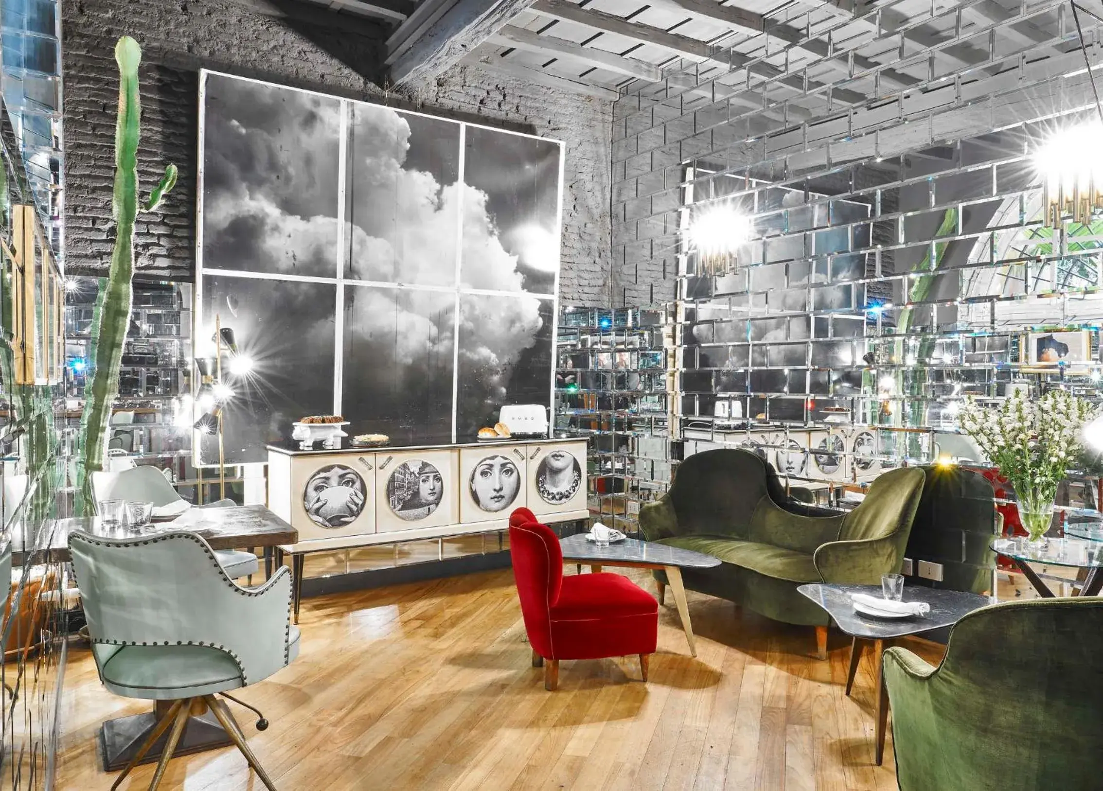 Lounge or bar in G-Rough, Rome, a Member of Design Hotels Lounge or bar in G-Rough, Rome, a Member of Design Hotels