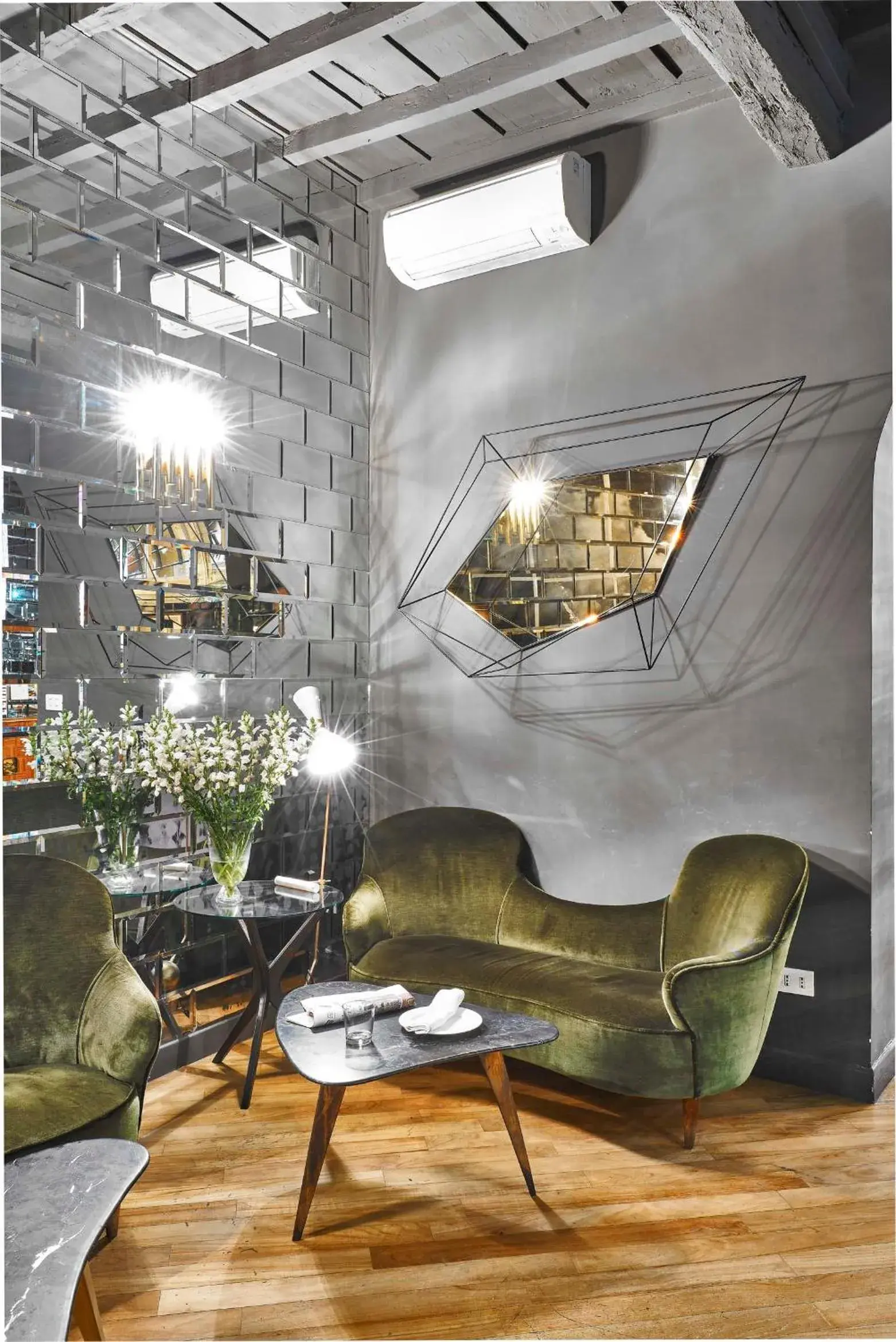 Lounge or bar in G-Rough, Rome, a Member of Design Hotels Lounge or bar in G-Rough, Rome, a Member of Design Hotels