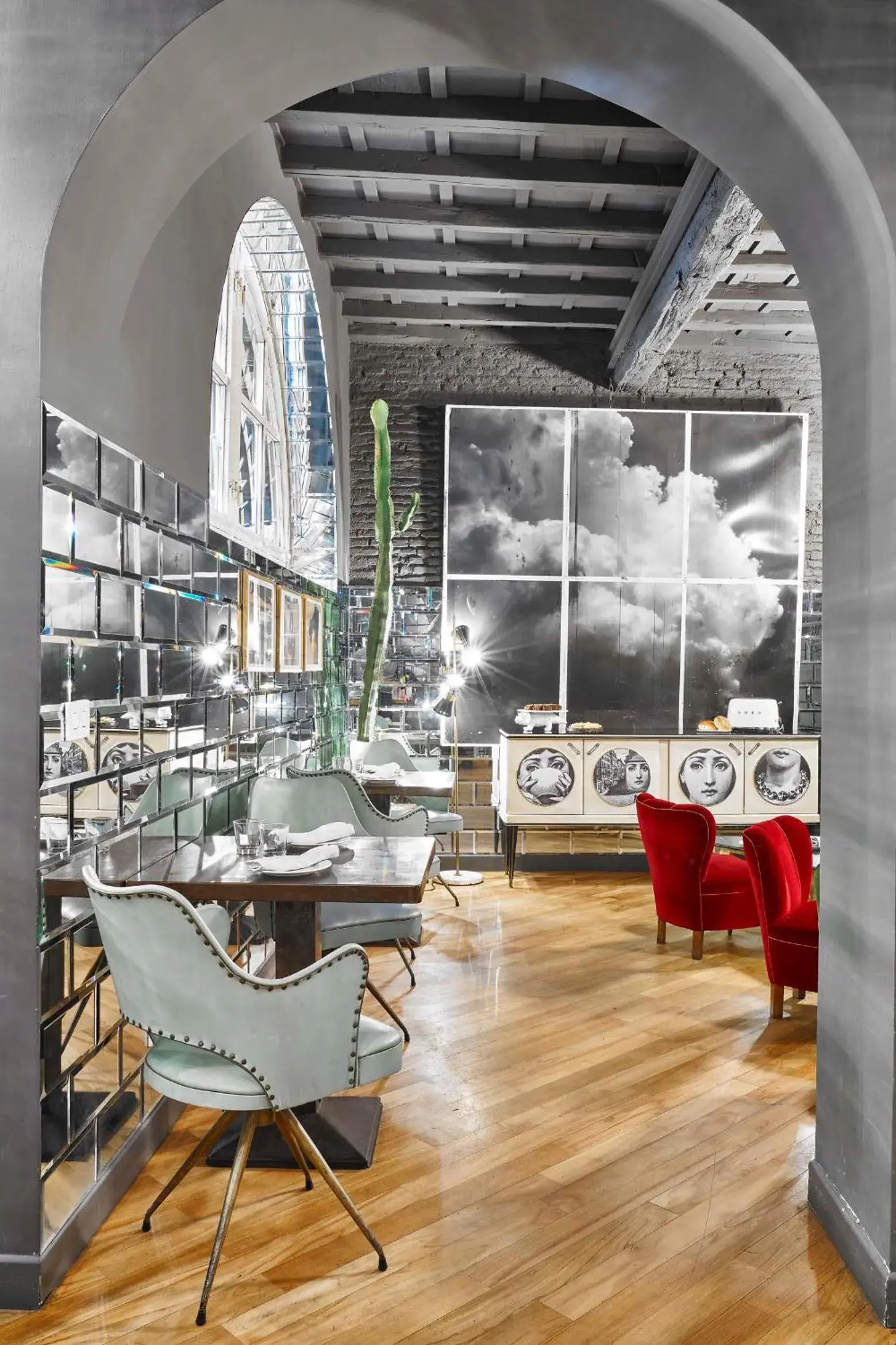 Lounge or bar in G-Rough, Rome, a Member of Design Hotels Lounge or bar in G-Rough, Rome, a Member of Design Hotels