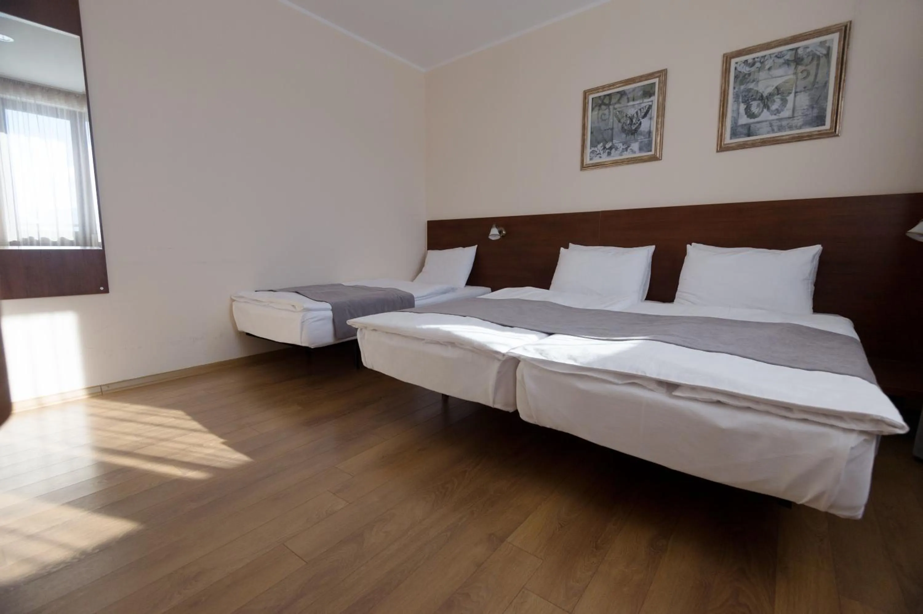 Photo of the whole room, Bed in Monte Hotel