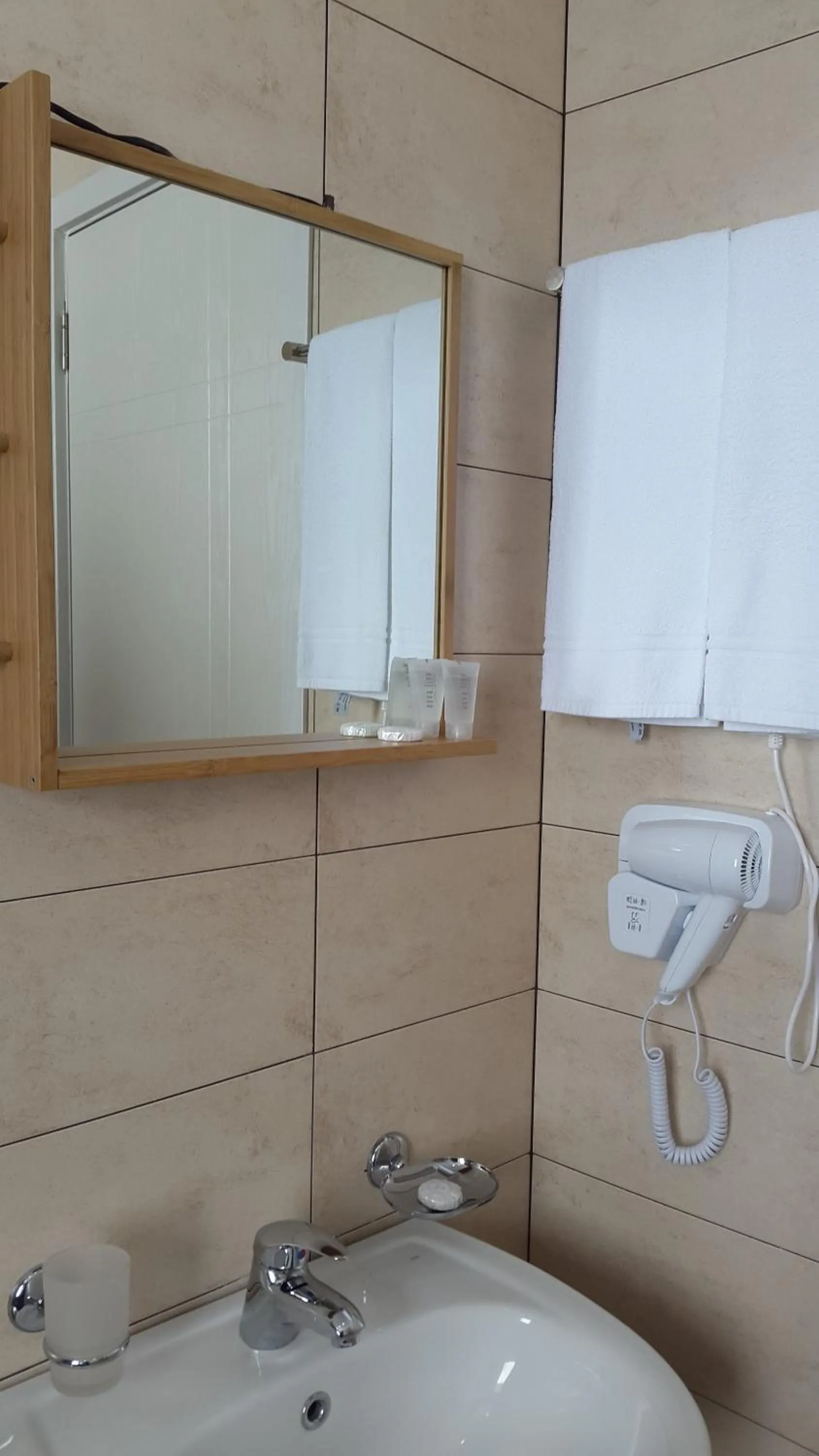 Toilet in Monte Hotel