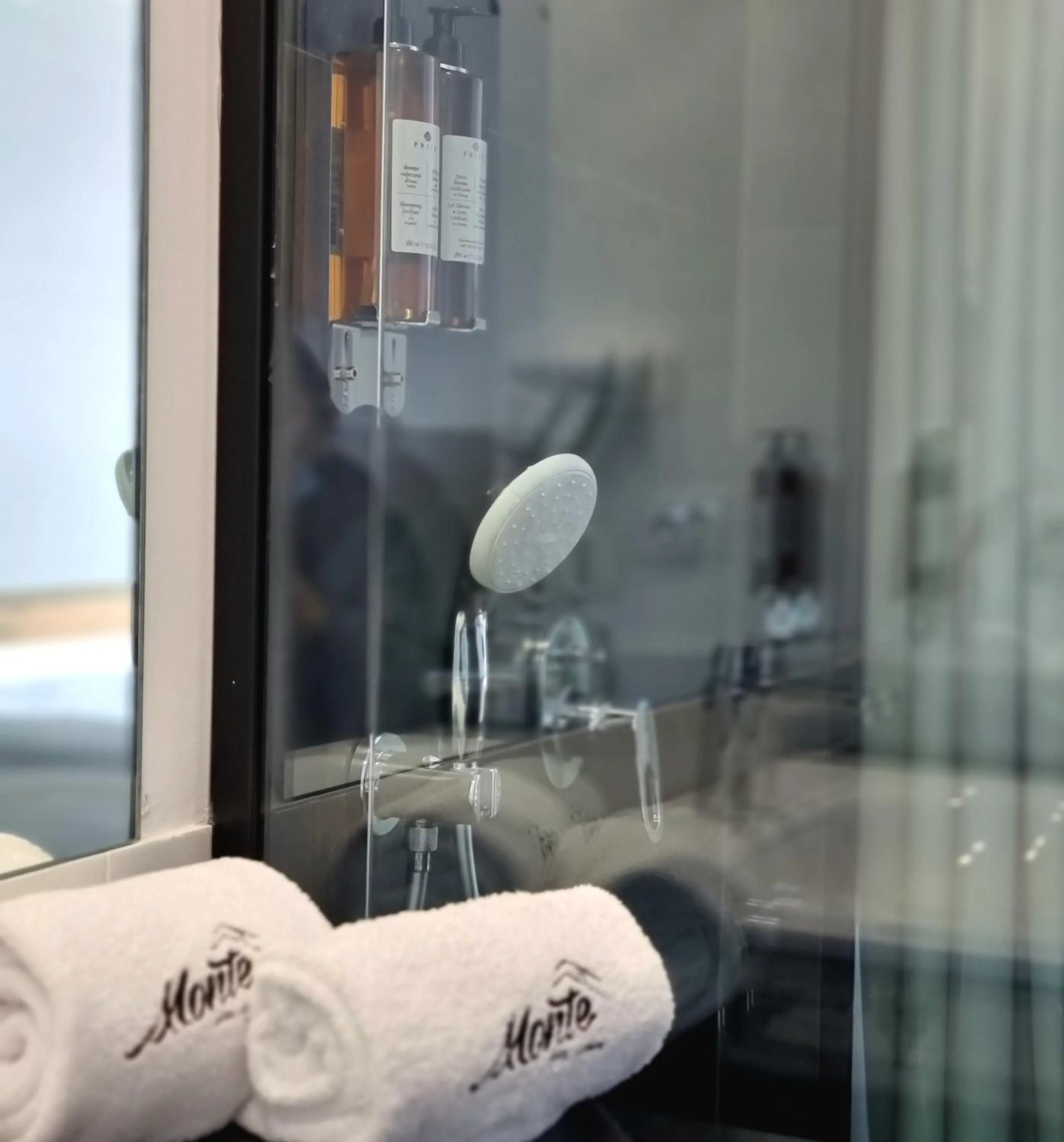 Bathroom in Monte Hotel