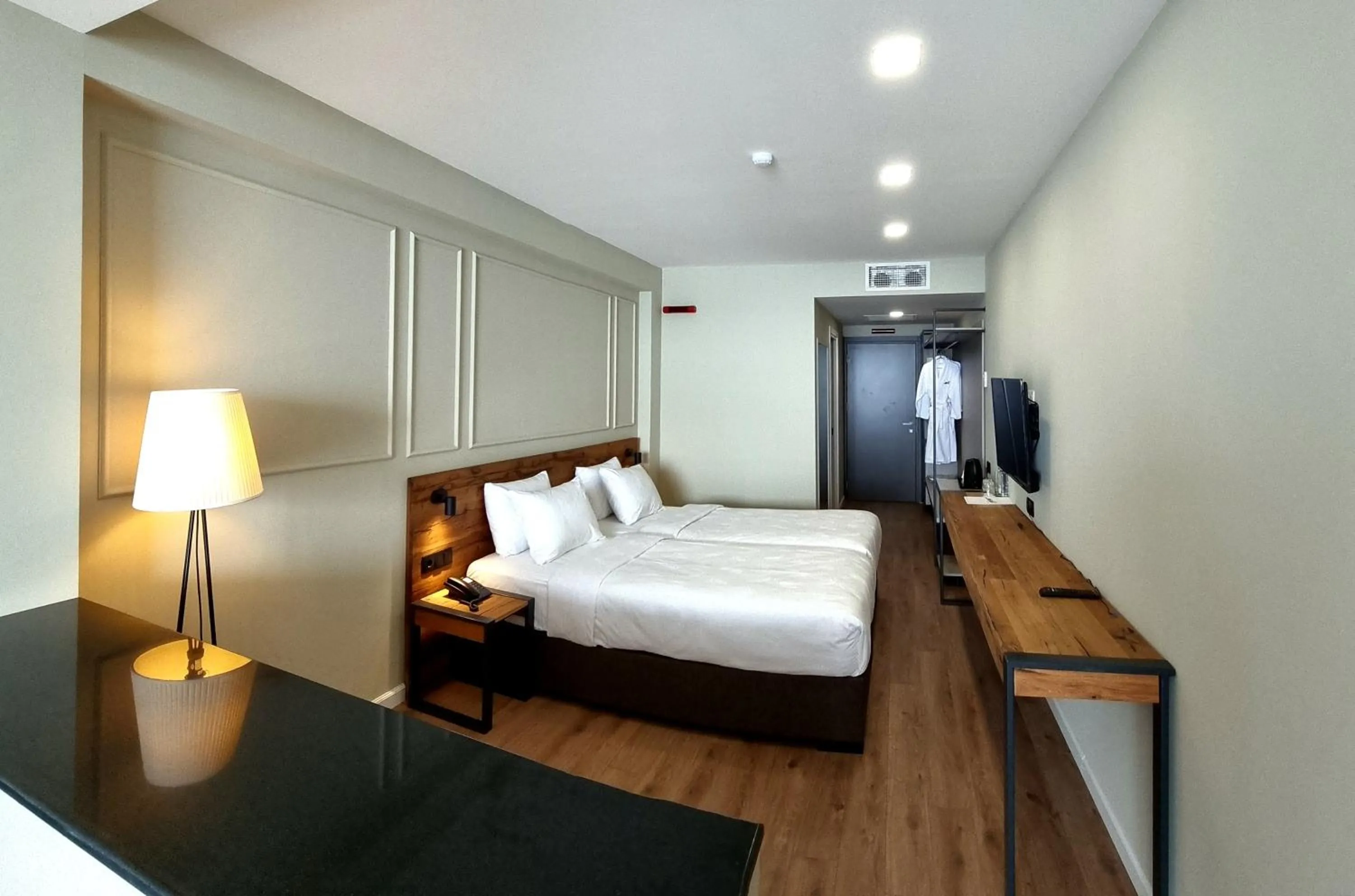 Photo of the whole room, Bed in Monte Hotel