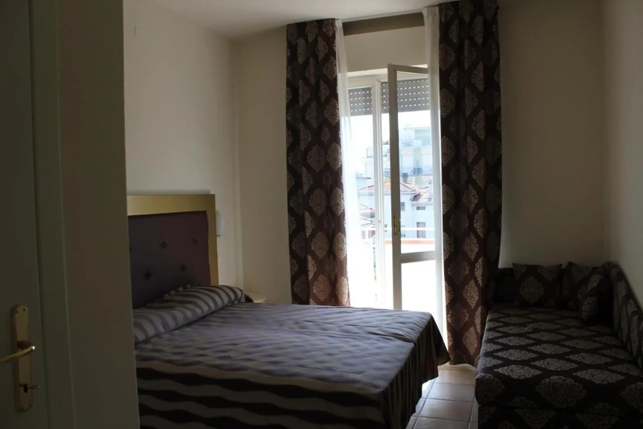 Day, Bed in Hotel Marina
