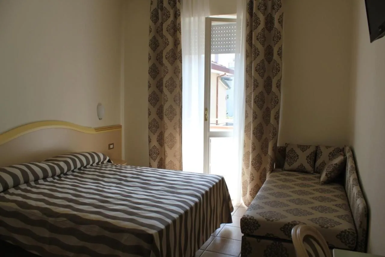Day, Bed in Hotel Marina