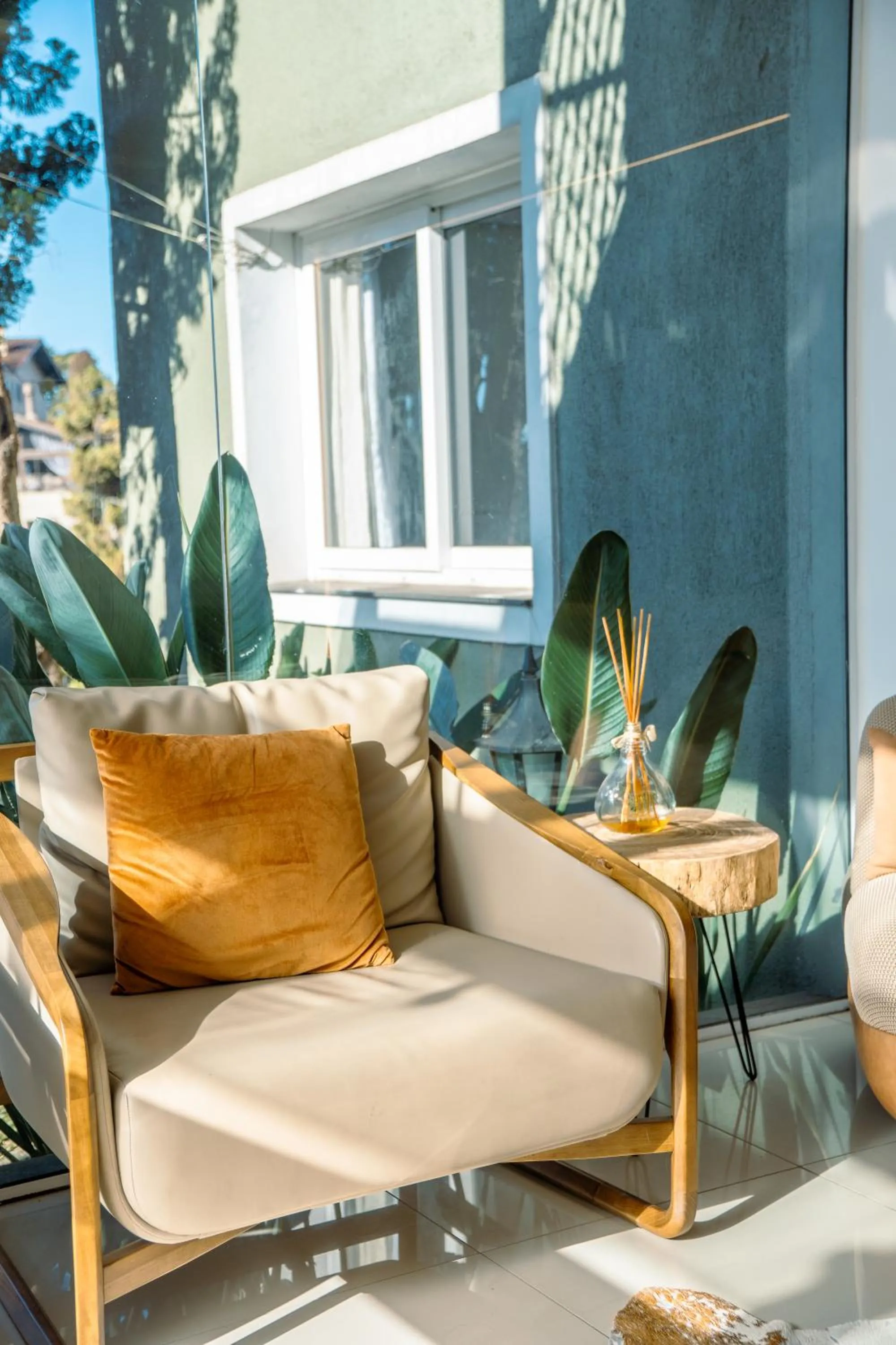 Seating area in Pousada Naala Gramado