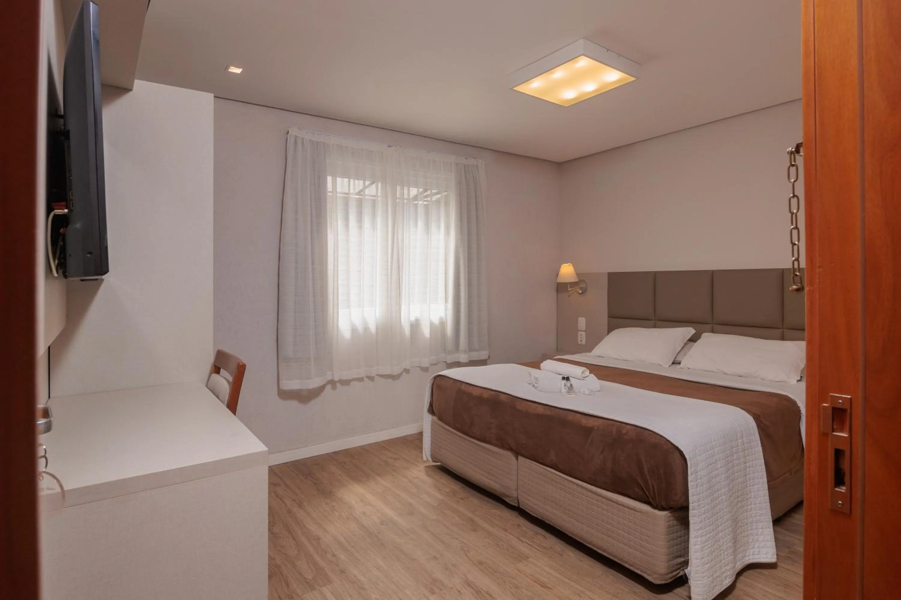 Photo of the whole room, Bed in Pousada Zammá Gramado