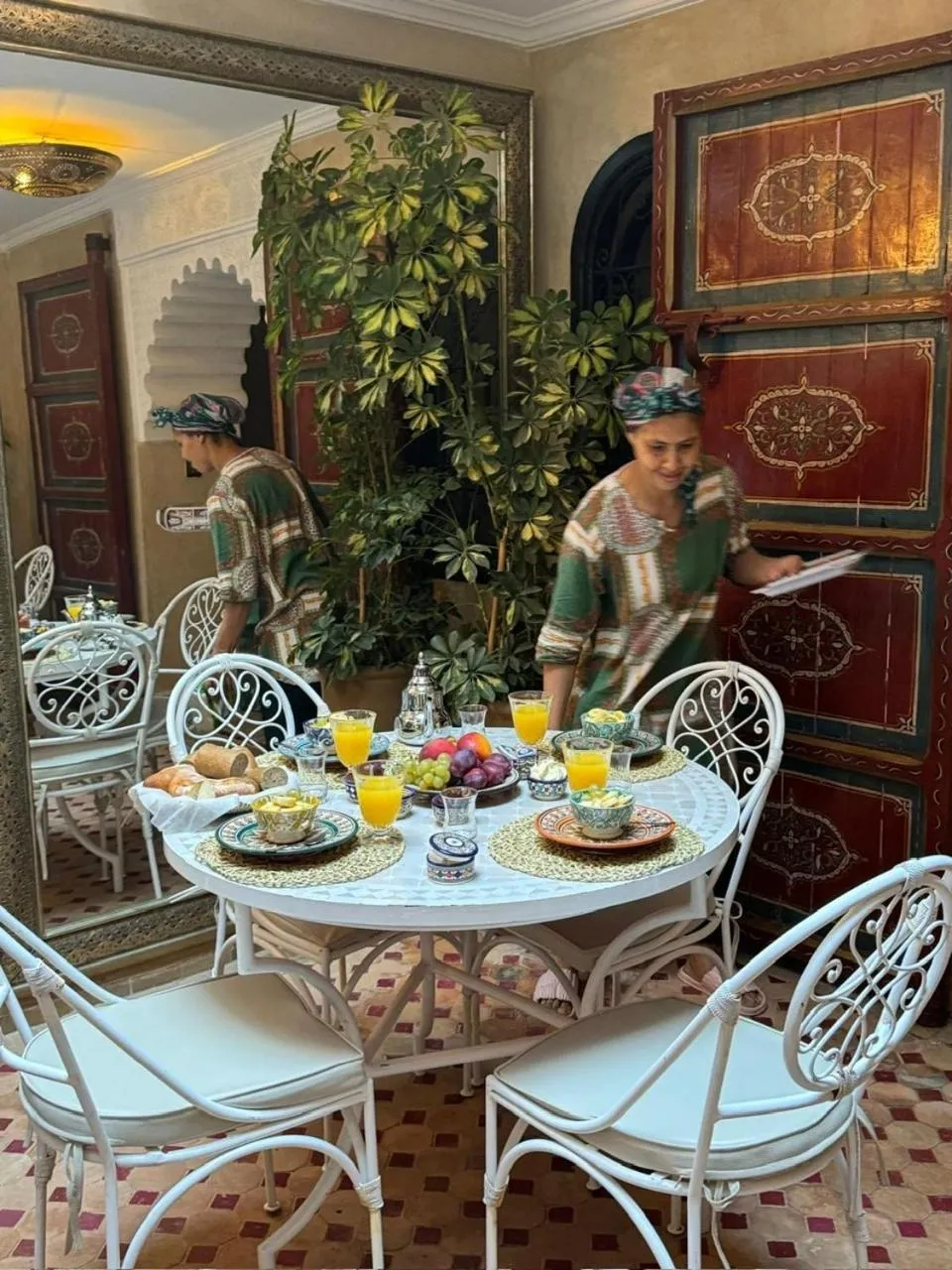 Restaurant/places to eat in Riad dar serenity