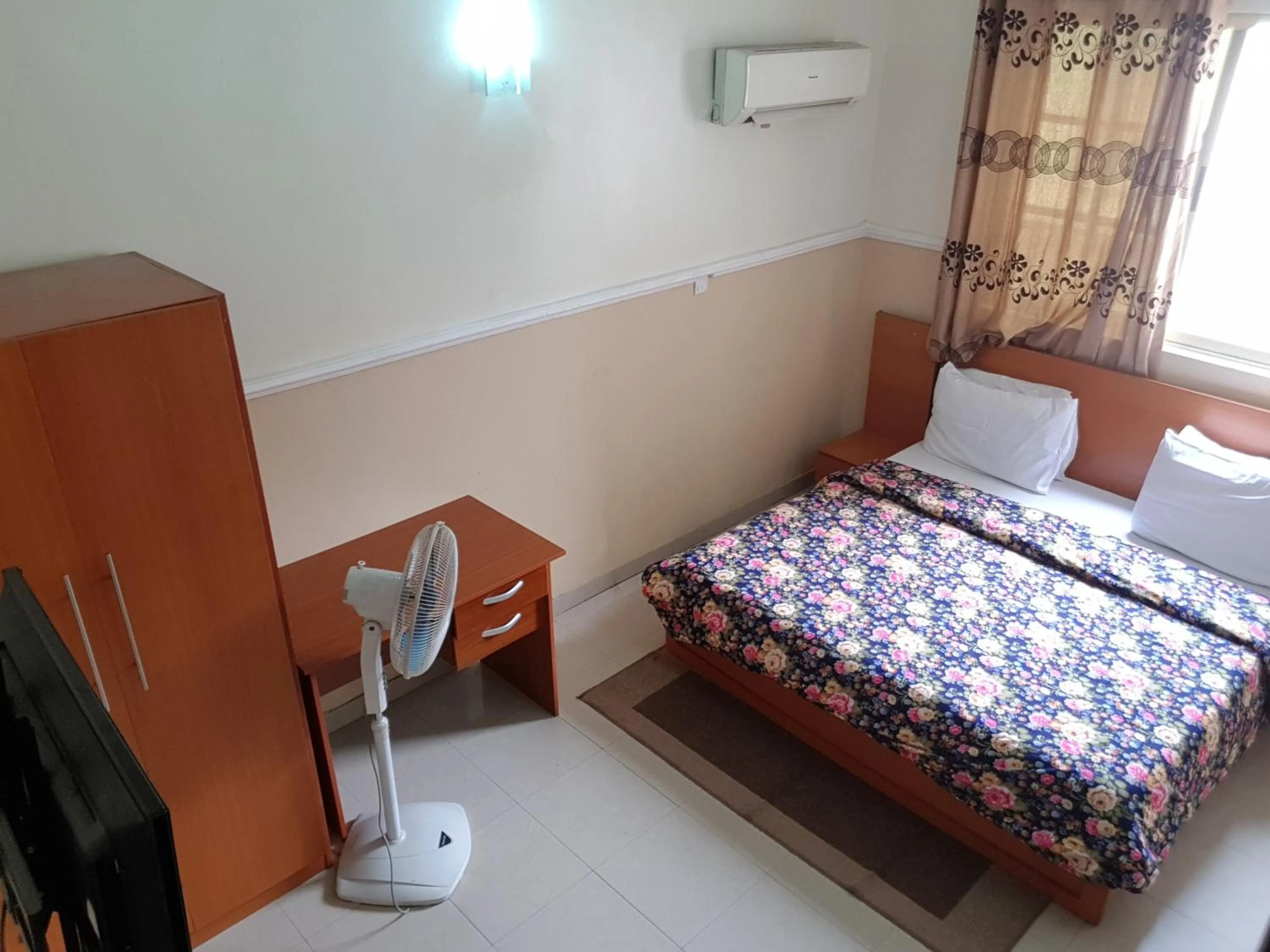 Bedroom, Bed in VTL Suites