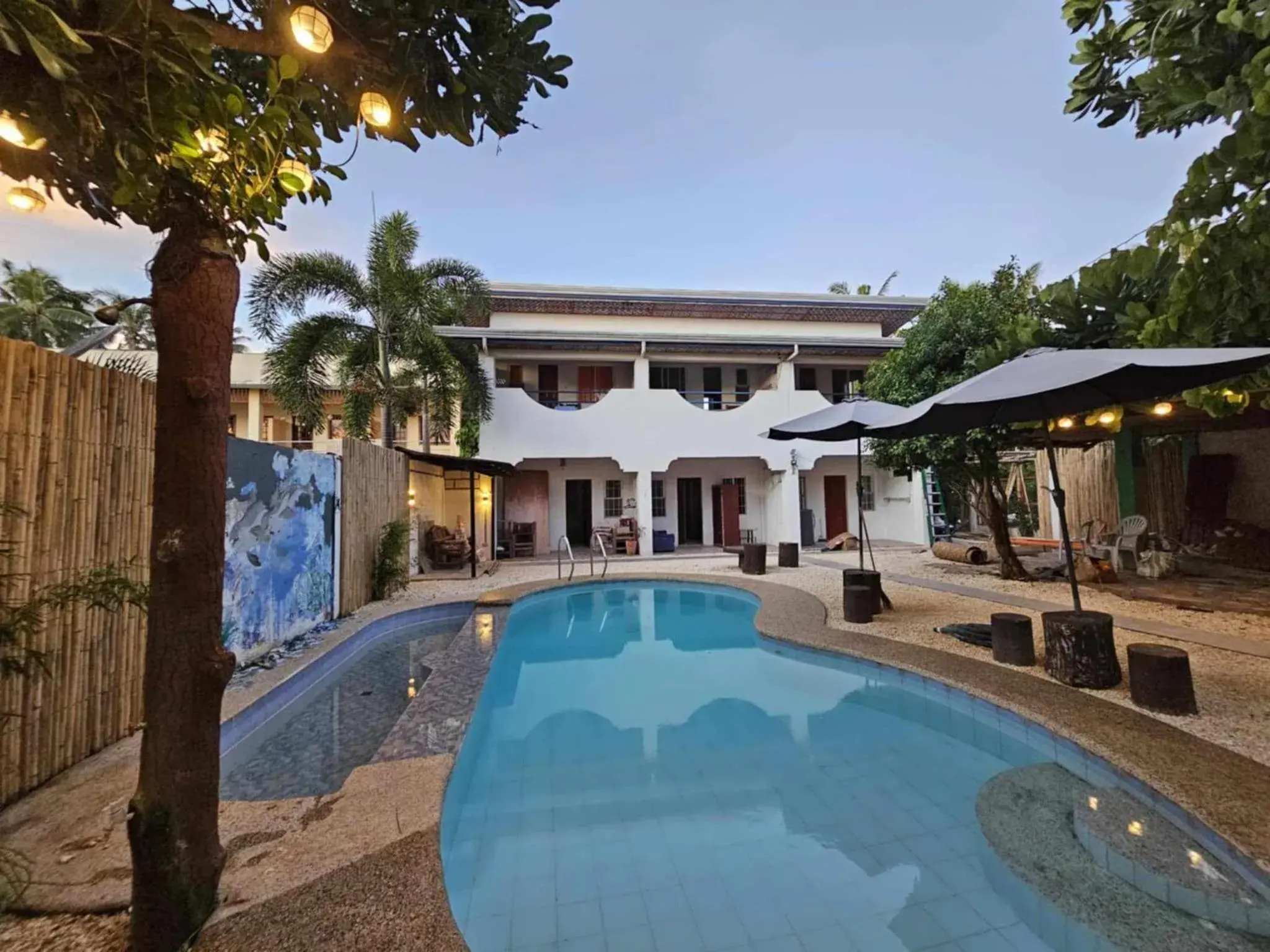 Deluxe Family Room in Acacia Sunset Village Inn Deluxe Family Room in Acacia Sunset Village Inn