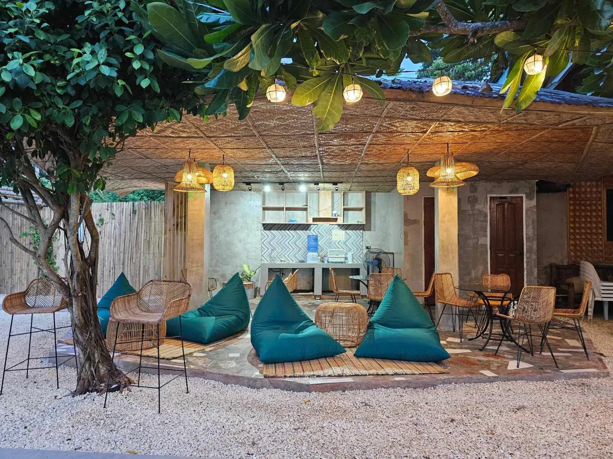 Property building in Acacia Sunset Village Inn Property building in Acacia Sunset Village Inn