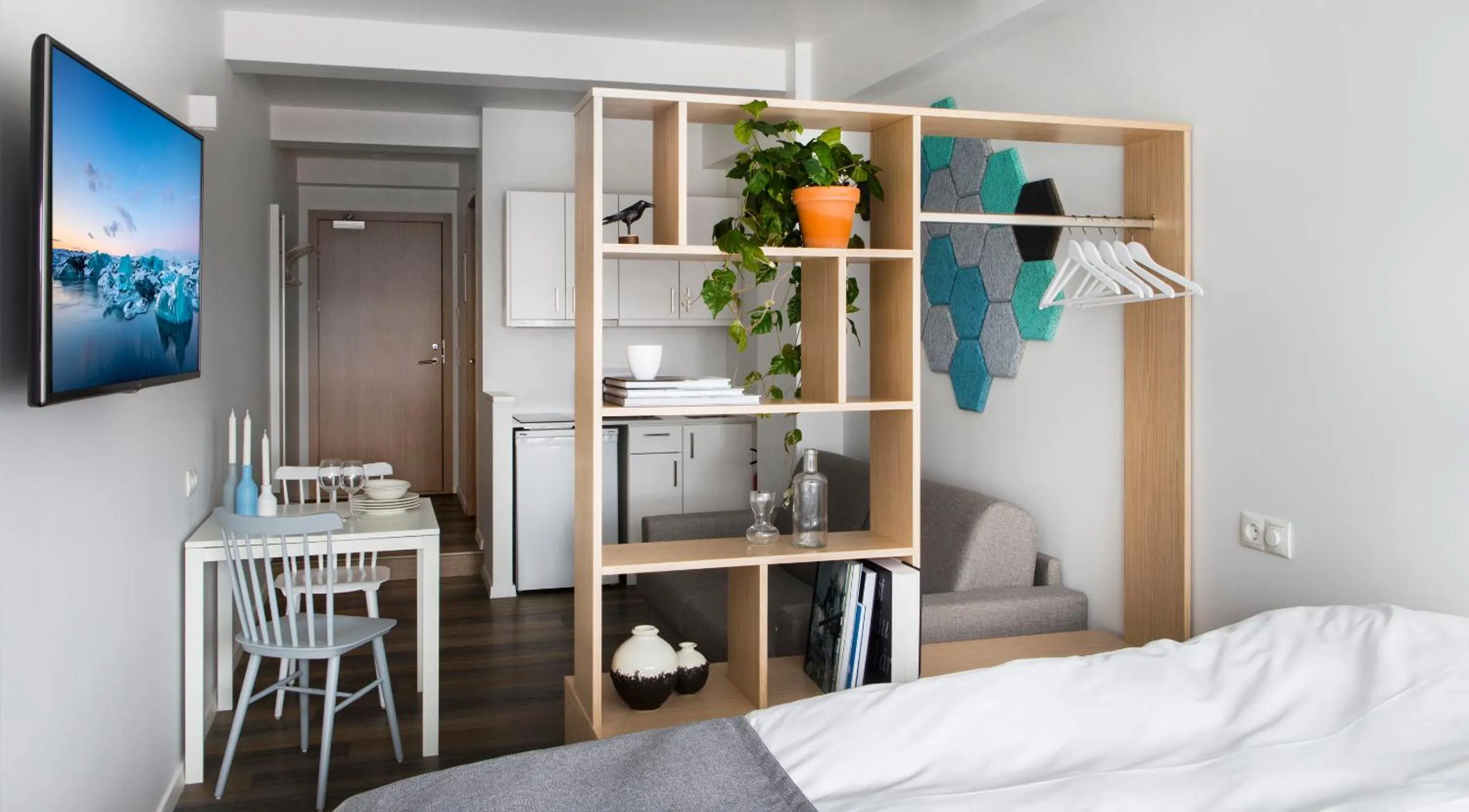 TV and multimedia, Bed in Island Apartments