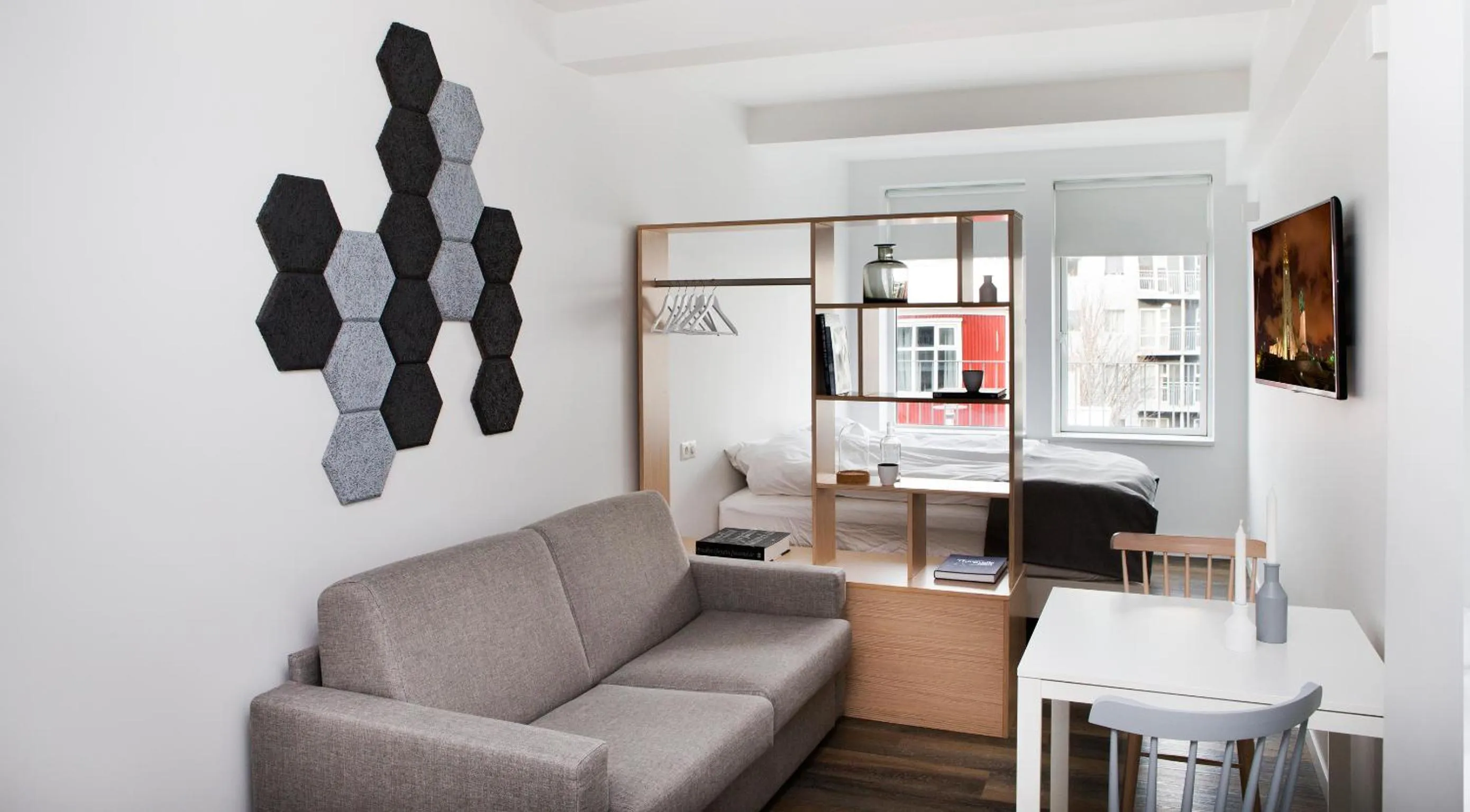 TV and multimedia in Island Apartments