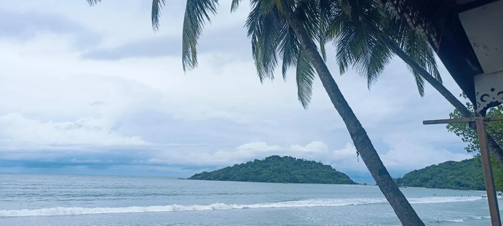 Beach in Lira Beach Place