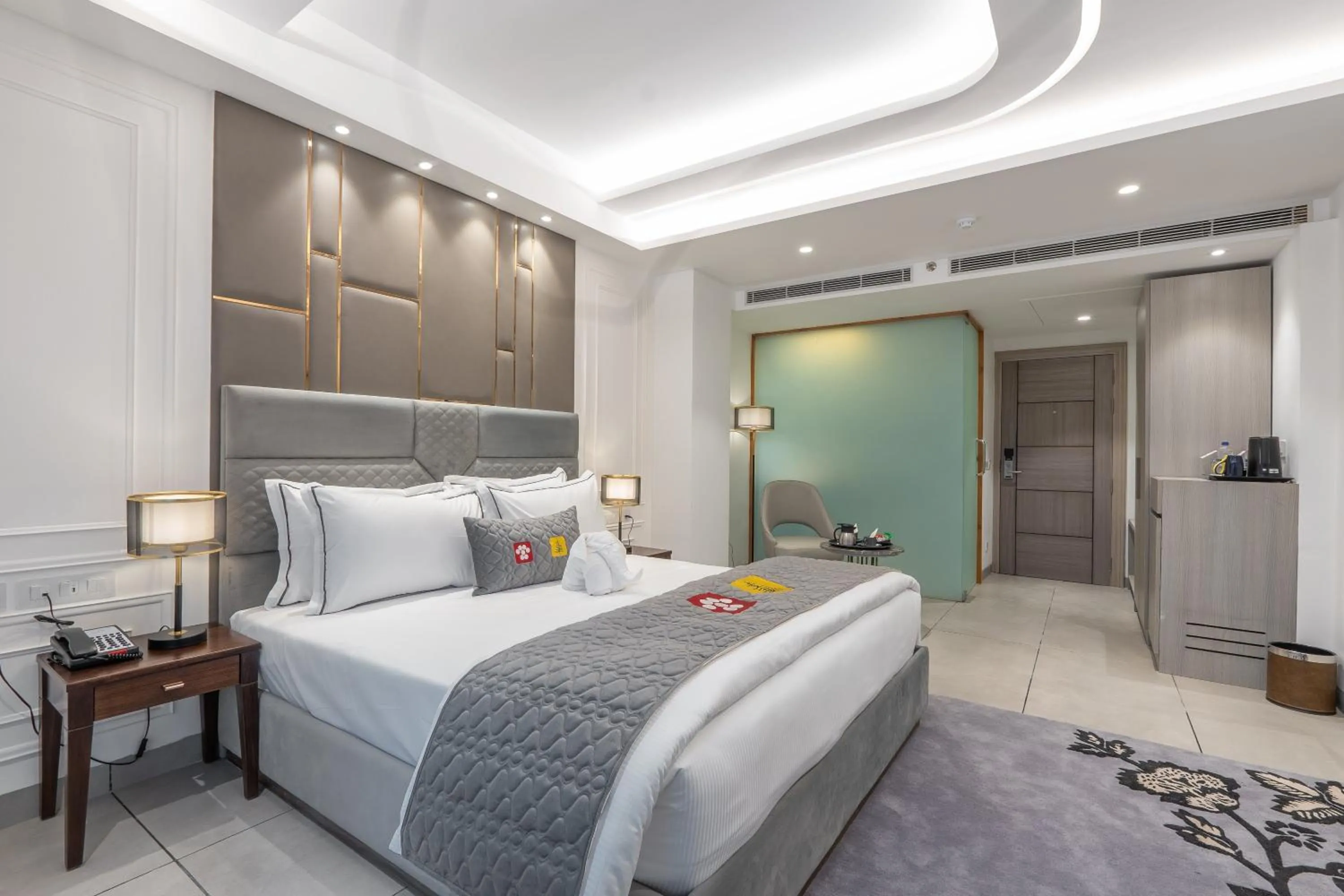 Bedroom, Bed in Mastiff Select Mandavya Dharamkot, McLeodganj