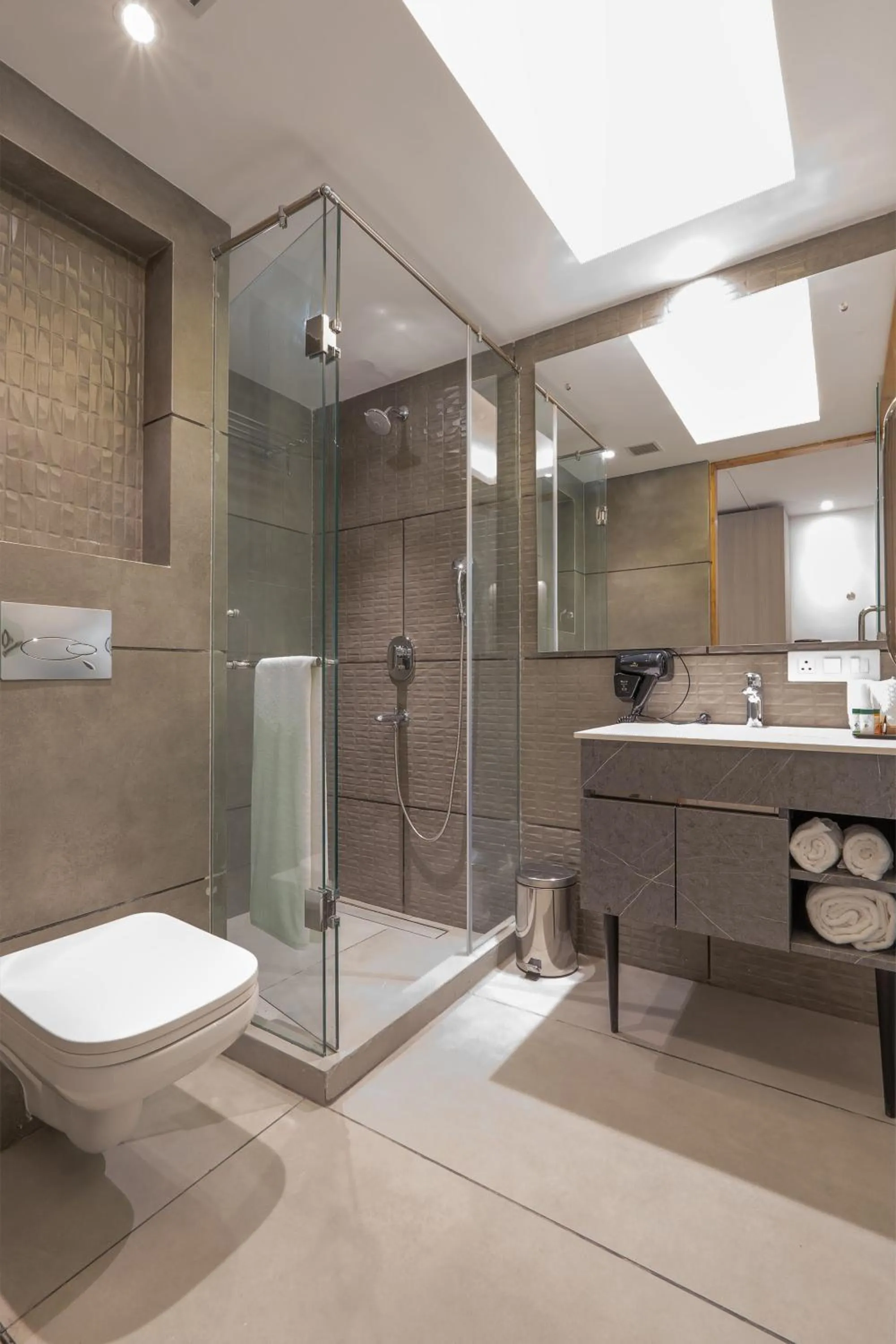 Bathroom in Mastiff Select Mandavya Dharamkot, McLeodganj