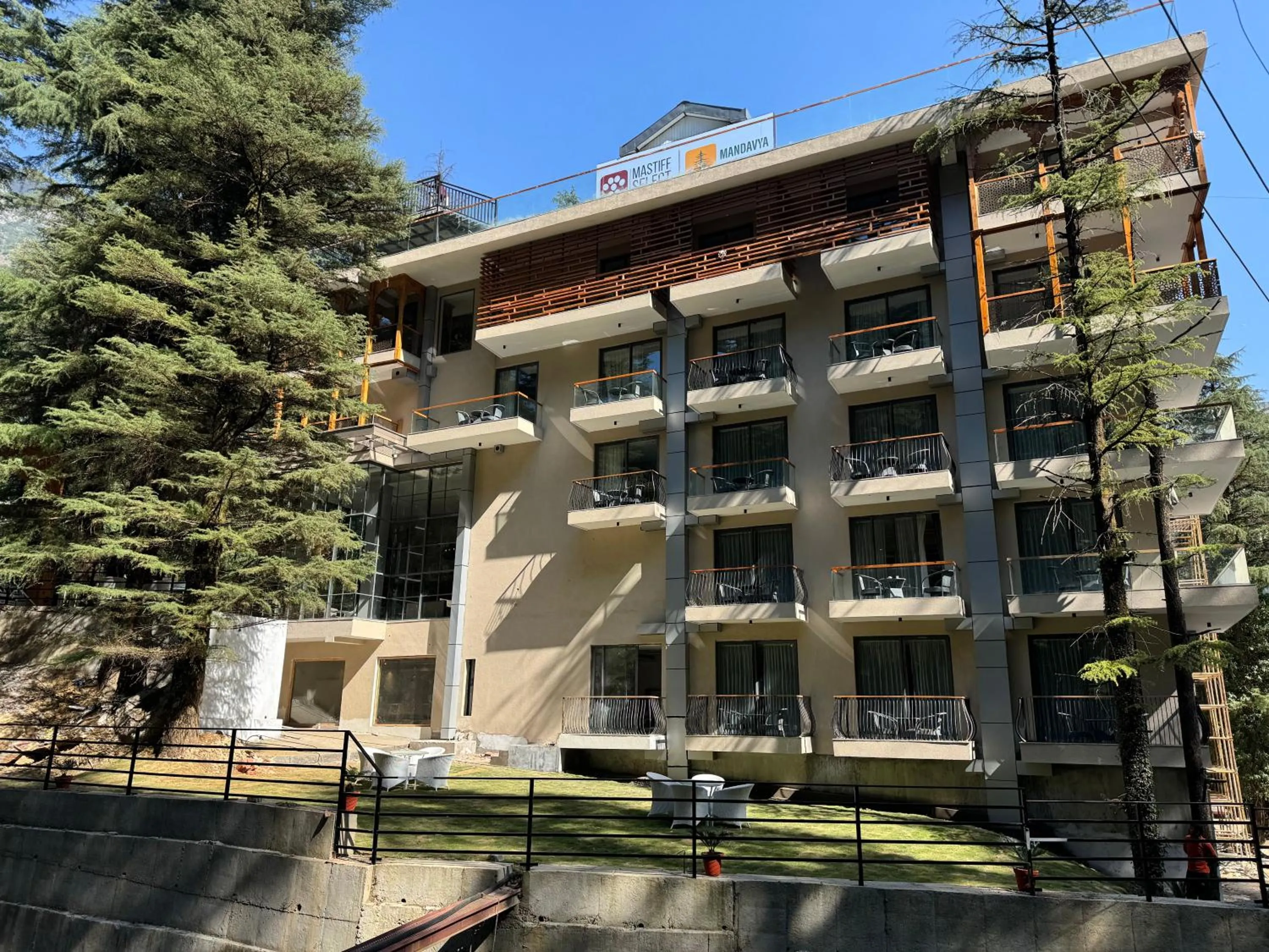 Property building in Mastiff Select Mandavya Dharamkot, McLeodganj