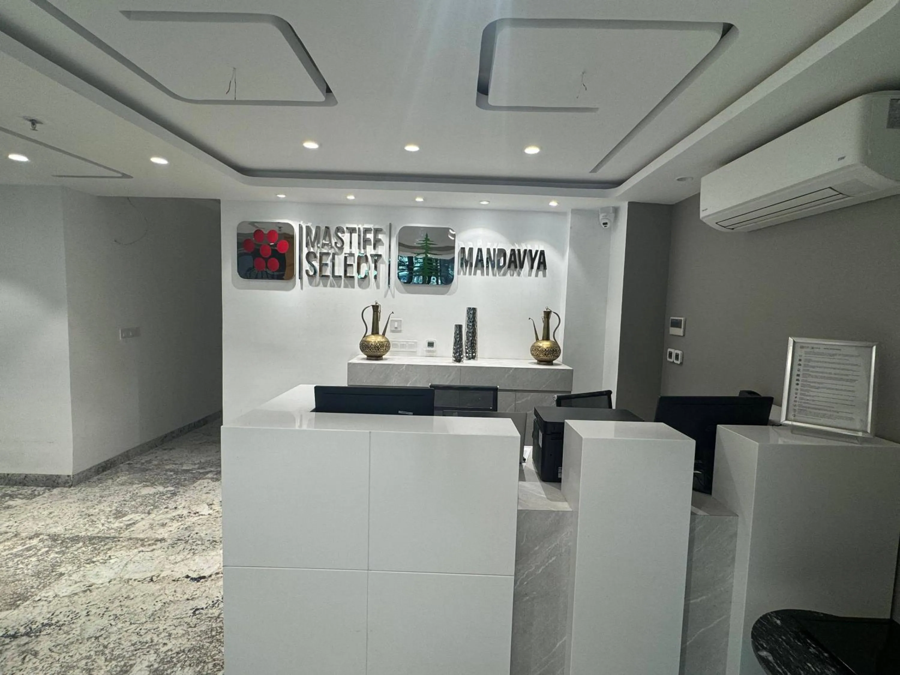 Lobby or reception in Mastiff Select Mandavya Dharamkot, McLeodganj