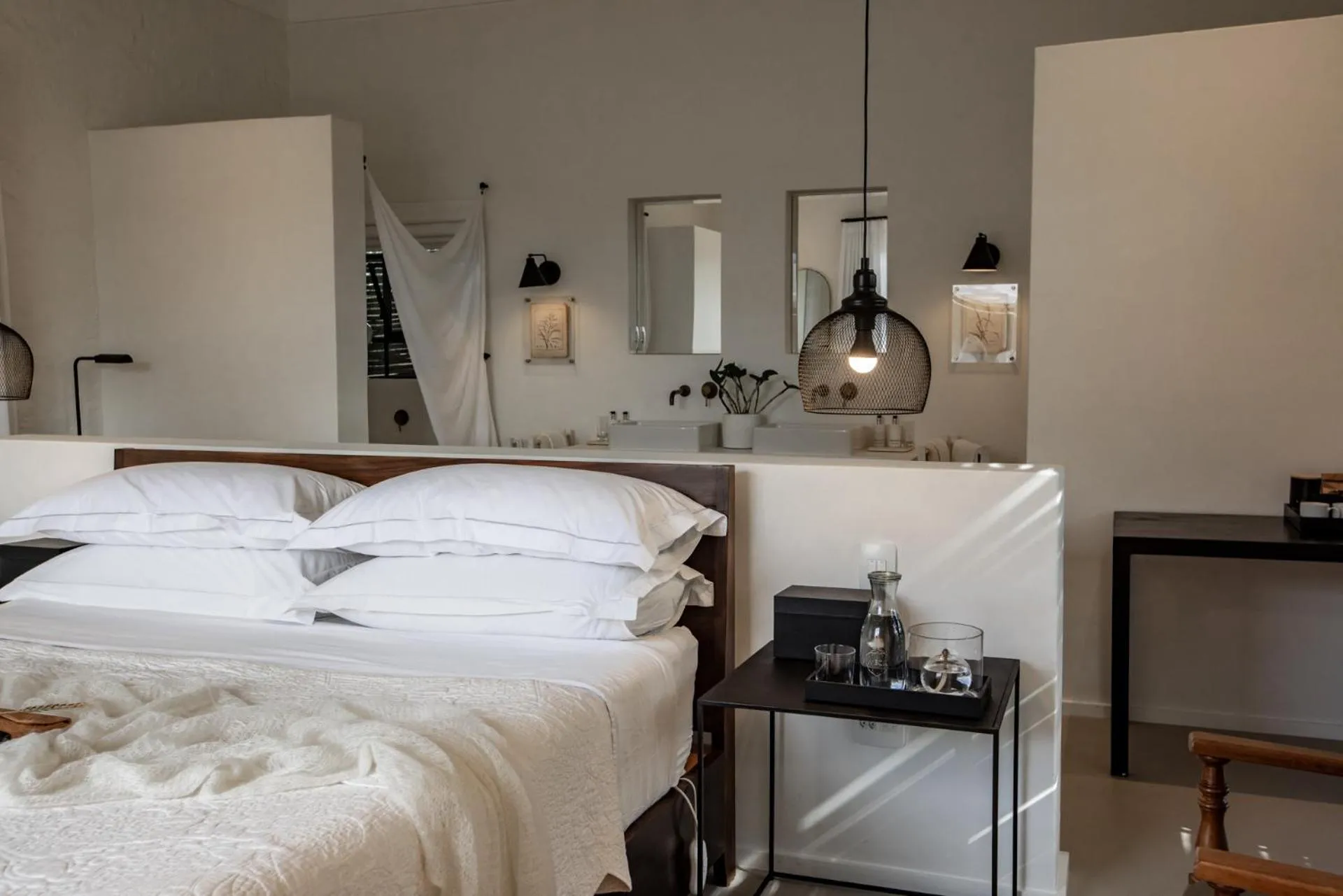 Bed in Torburnlea Homestead Luxury Accommodation