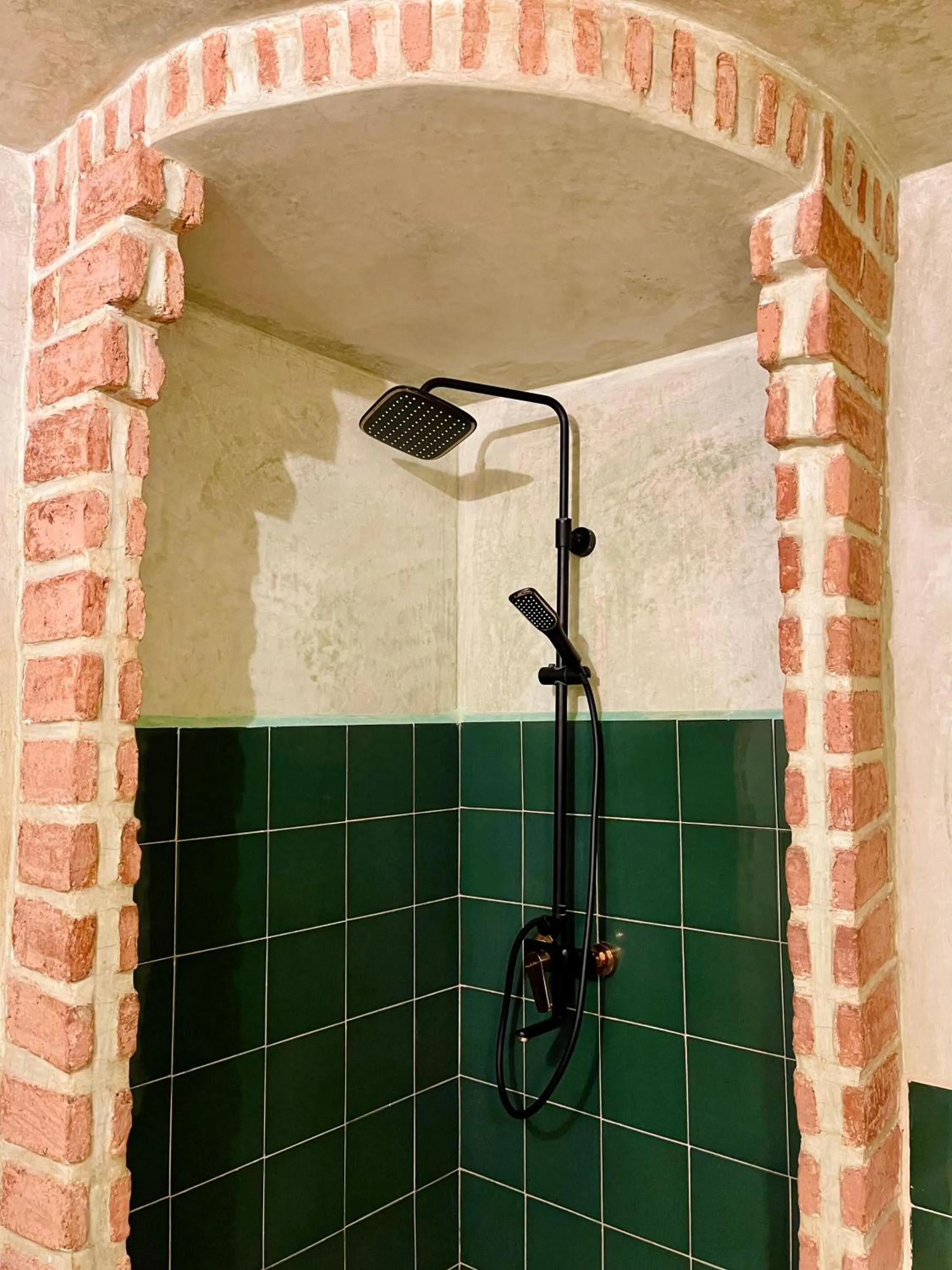 Shower in Riad La Calèche