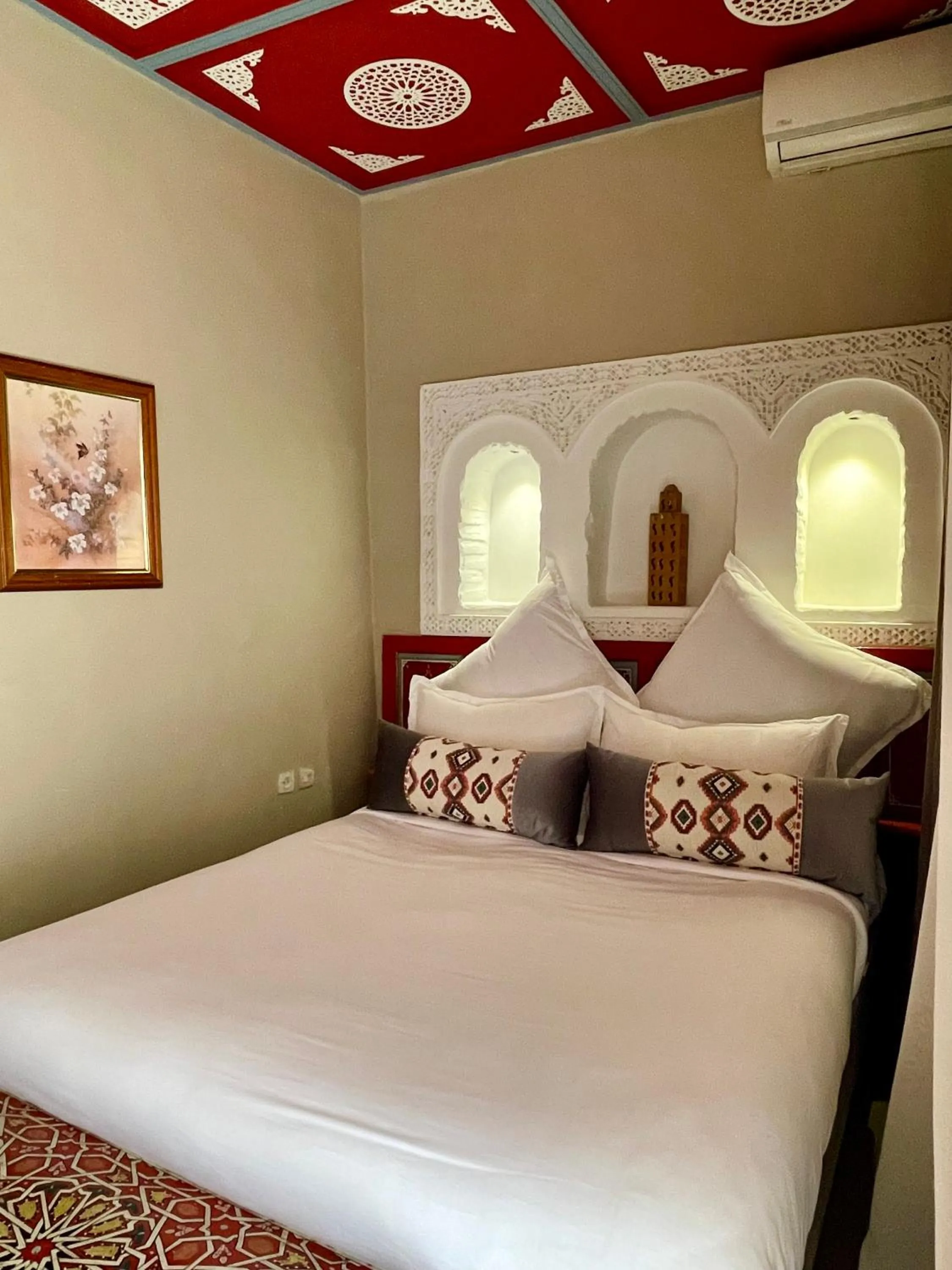 Bed in Riad La Calèche