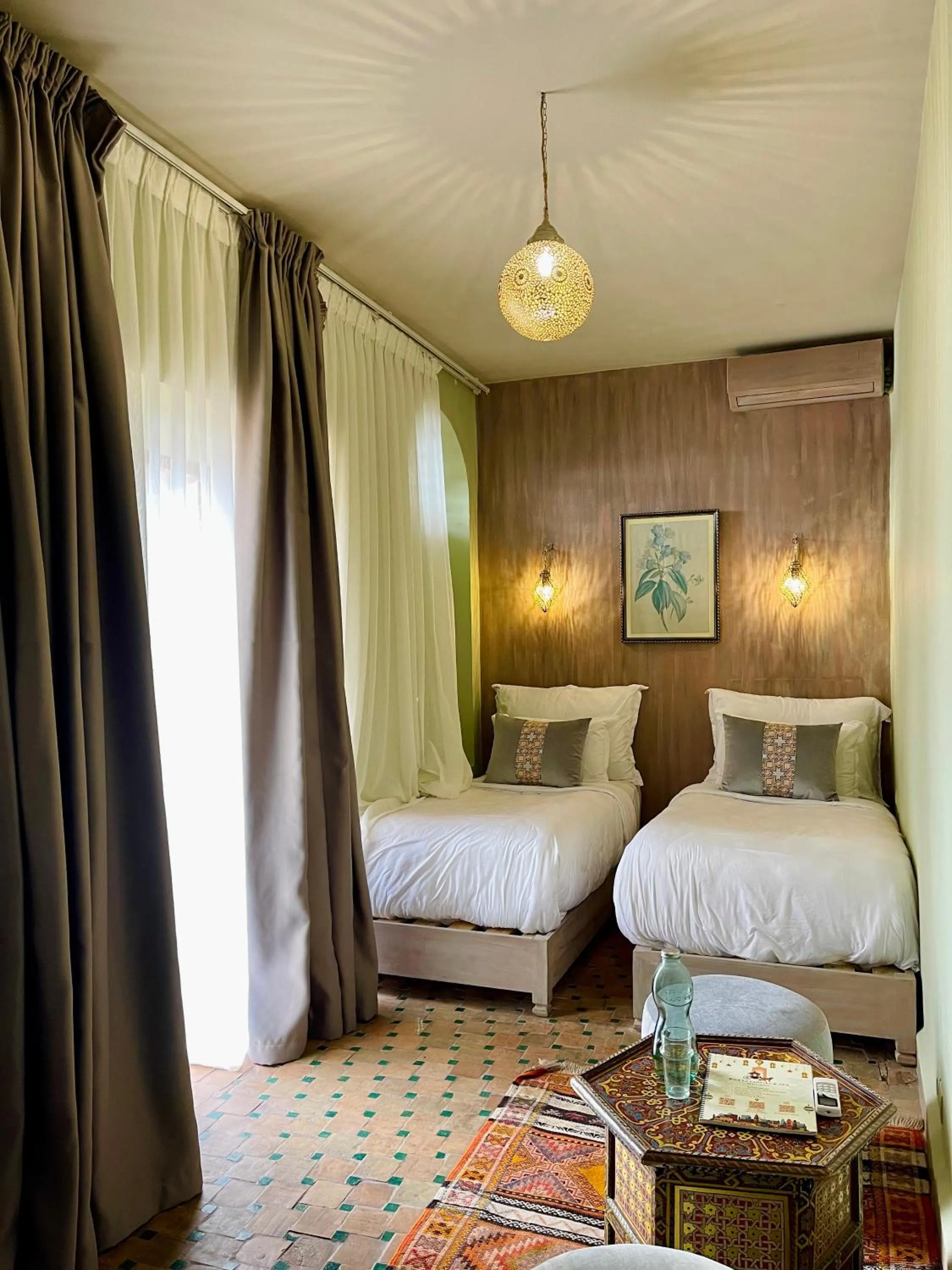 Photo of the whole room, Bed in Riad La Calèche