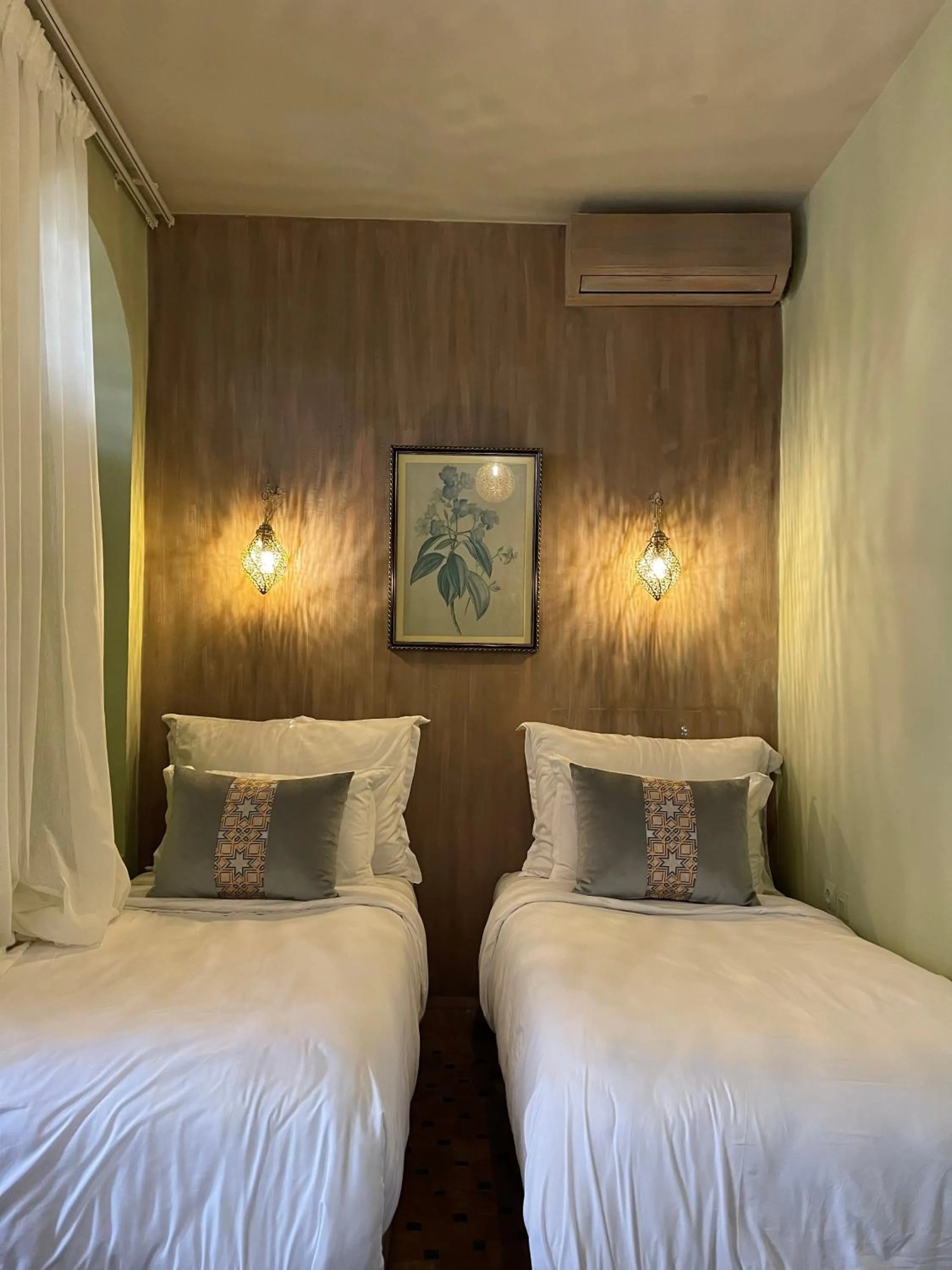 Bed in Riad La Calèche