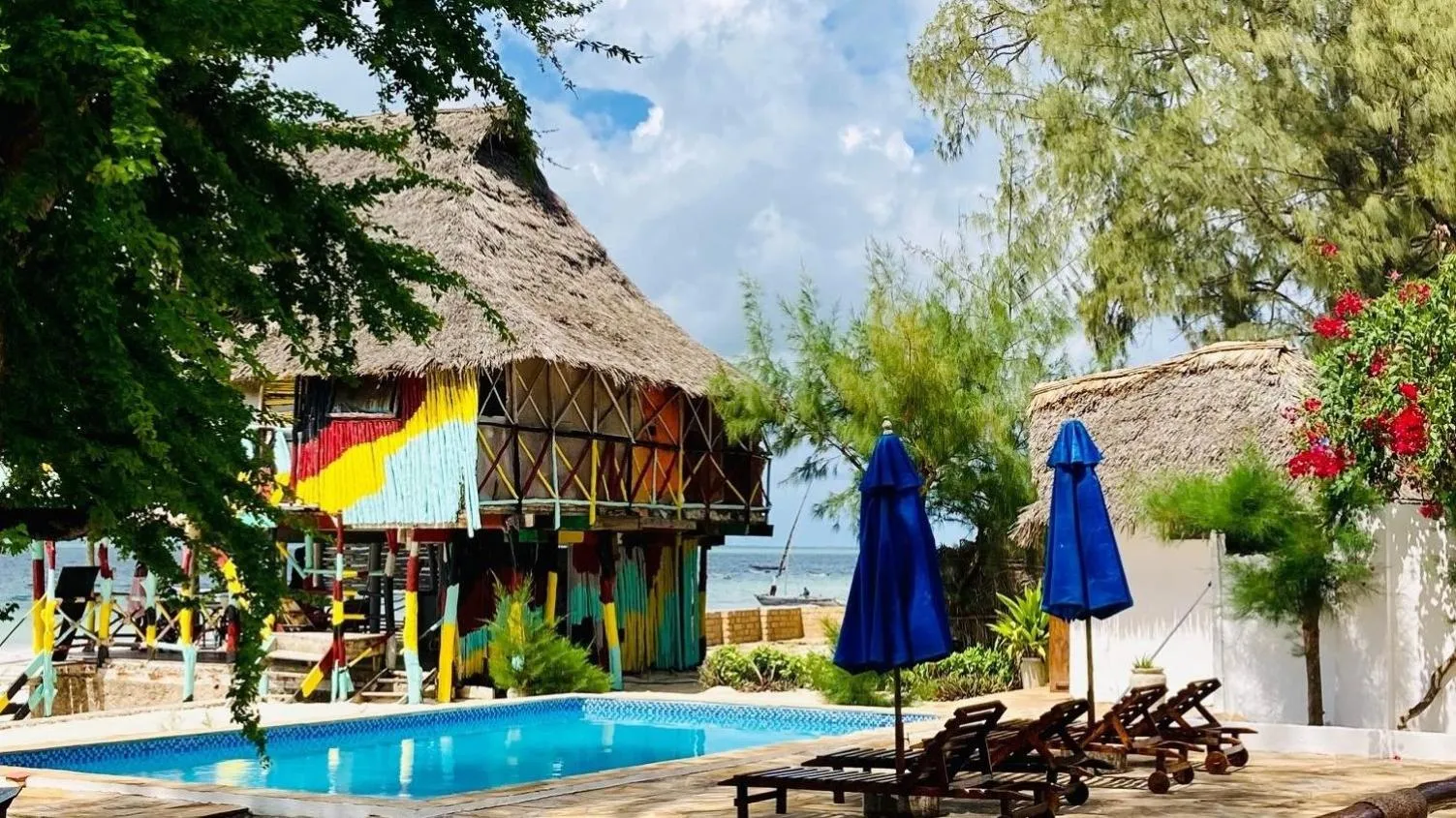 Swimming pool in Kaure Sand Beach Lodge