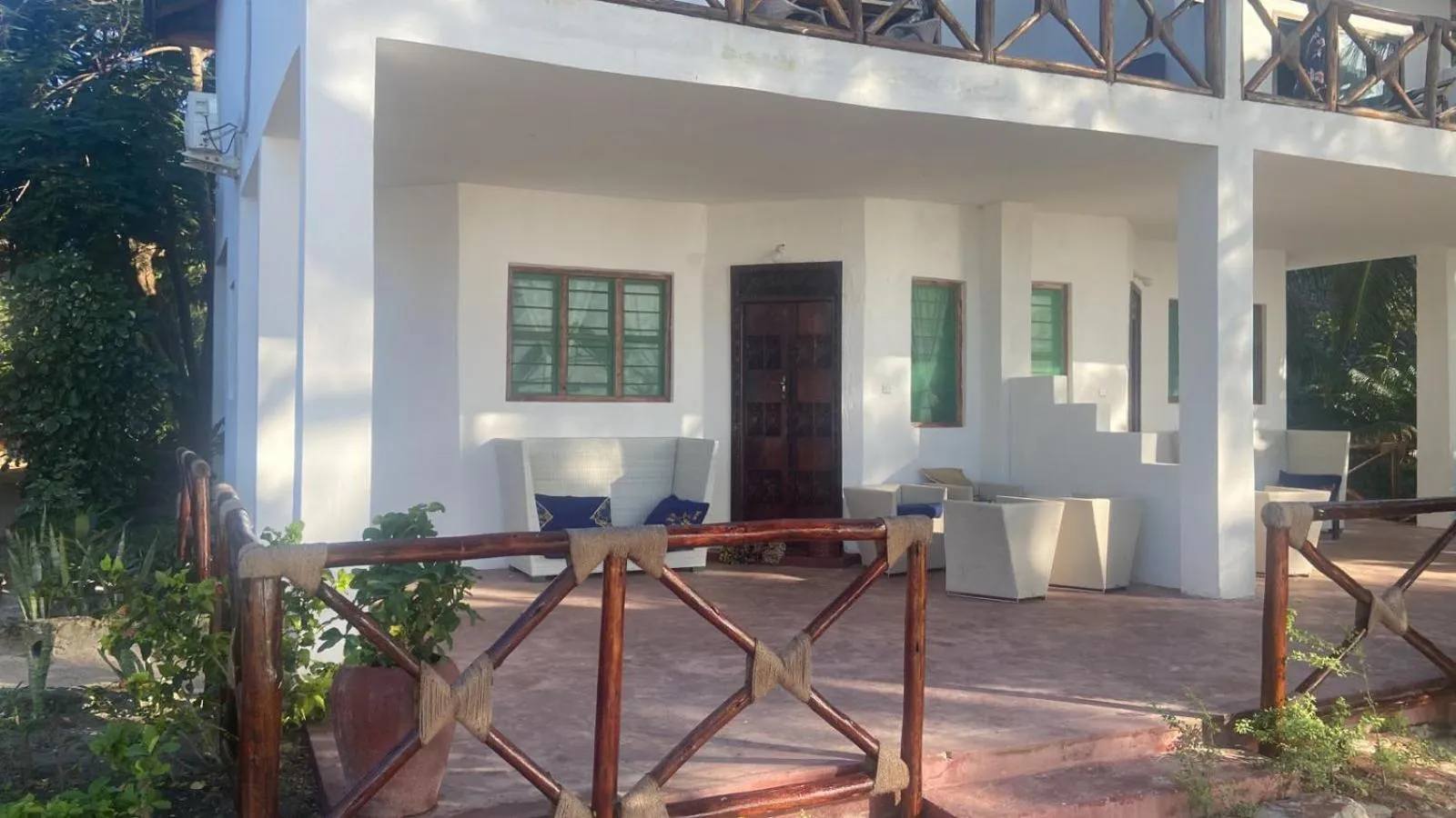 Facade/entrance in Kaure Sand Beach Lodge