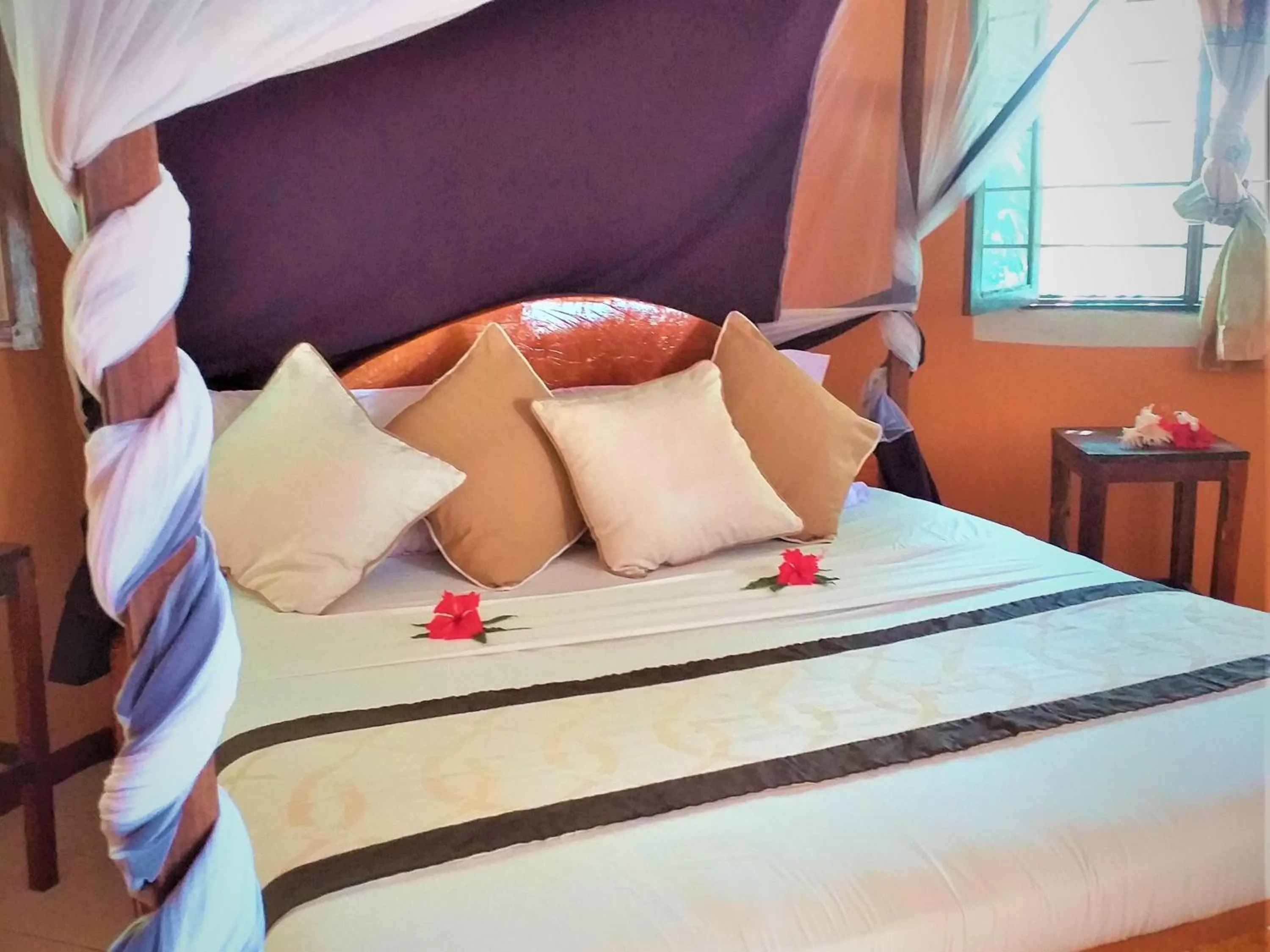 Bed in Kaure Sand Beach Lodge