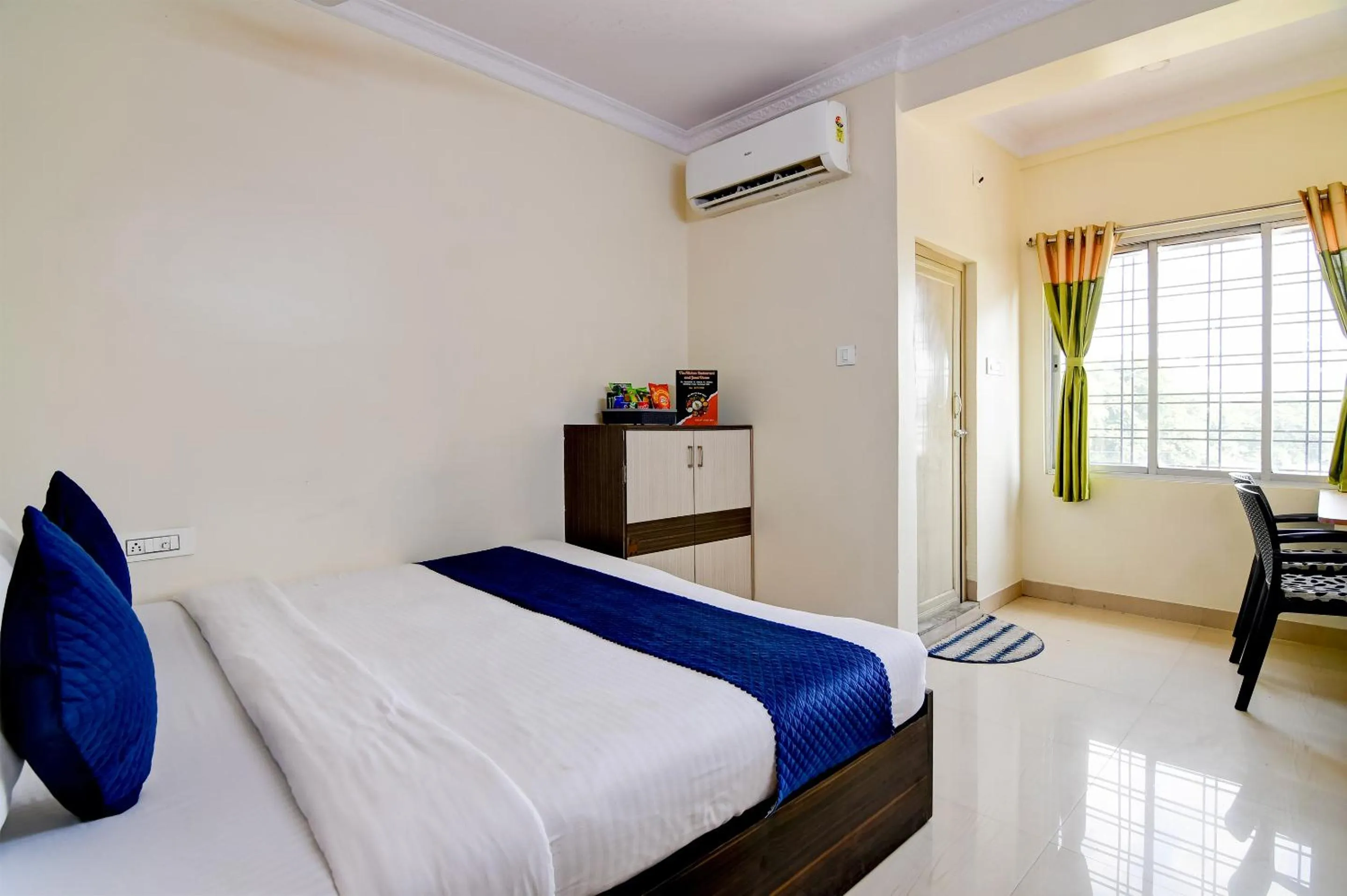 Bedroom, Bed in Hotel Nilachal