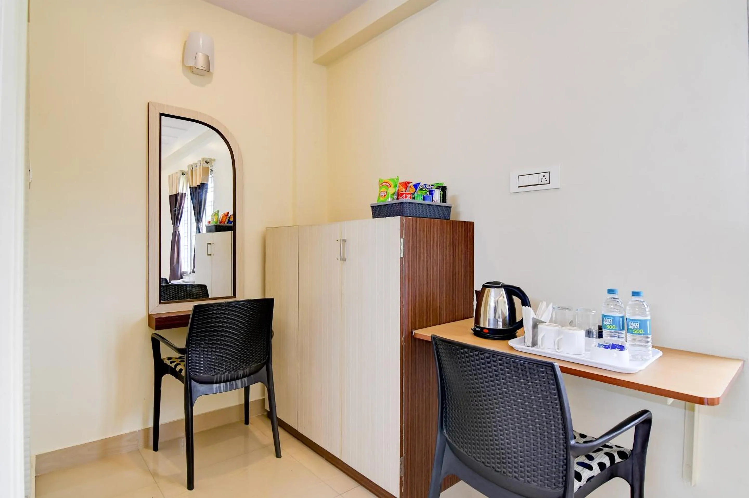 Coffee/tea facilities in Hotel Nilachal
