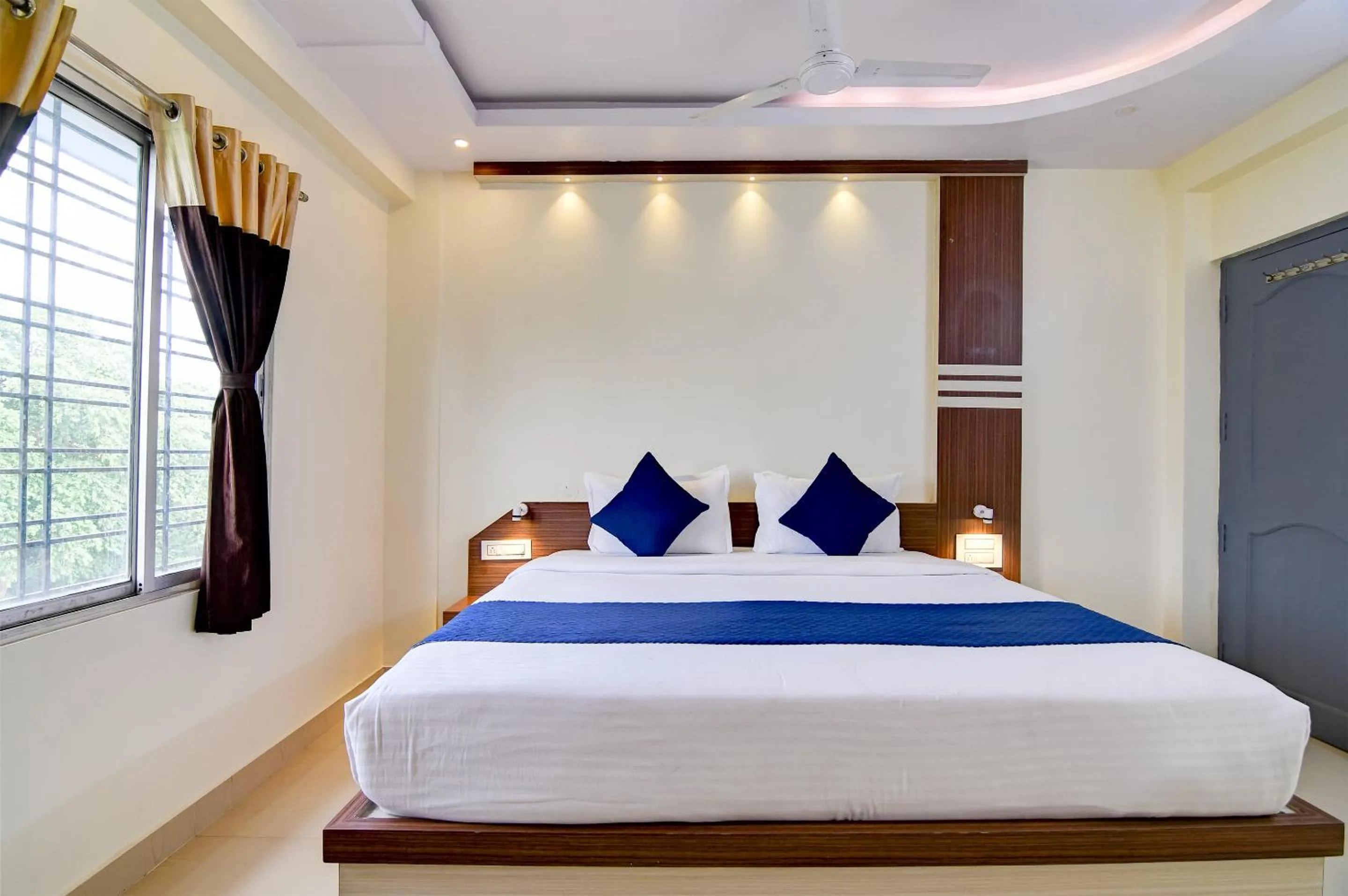 Bedroom, Bed in Hotel Nilachal