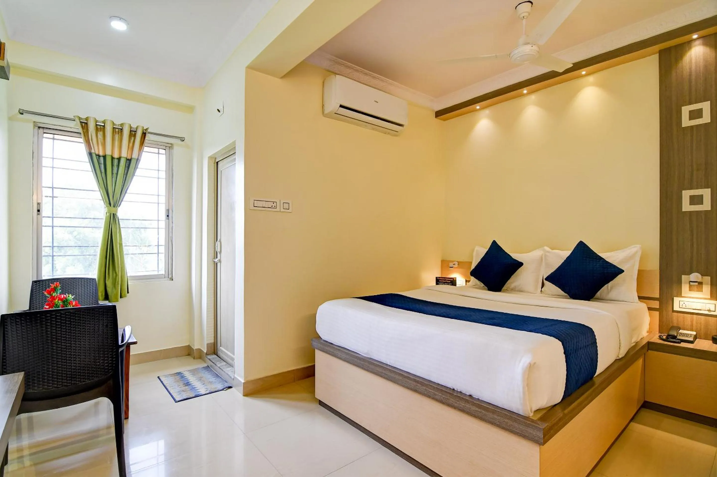 Bed in Hotel Nilachal