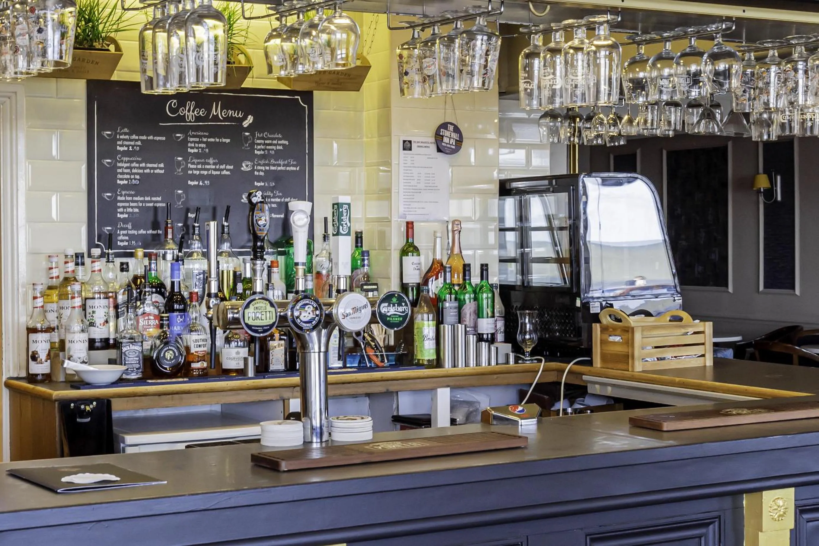 Lounge or bar in The Majestic Hotel