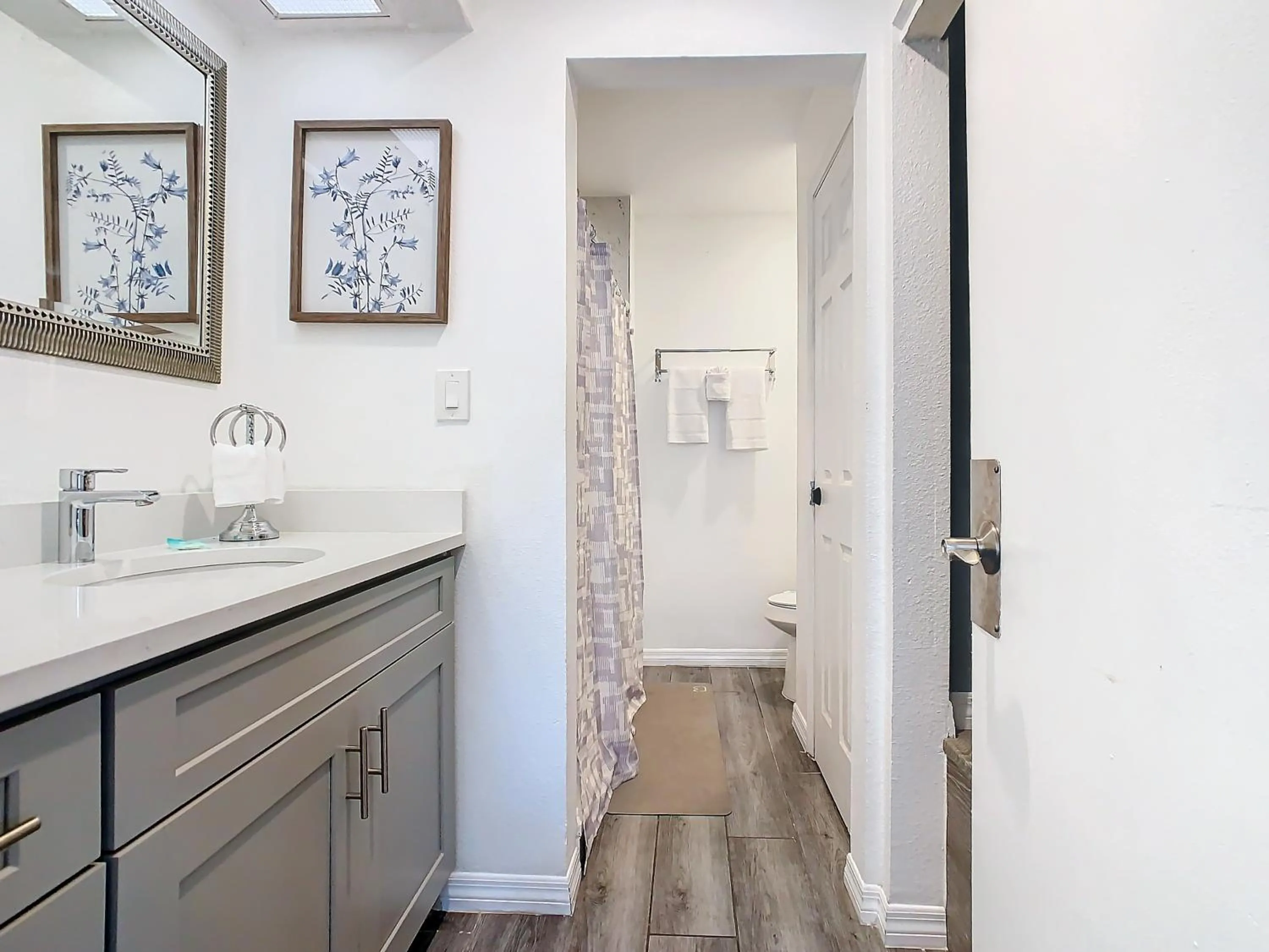 Bathroom in Be Our Guest! 1 Bedroom Condo Near Disney Parks!