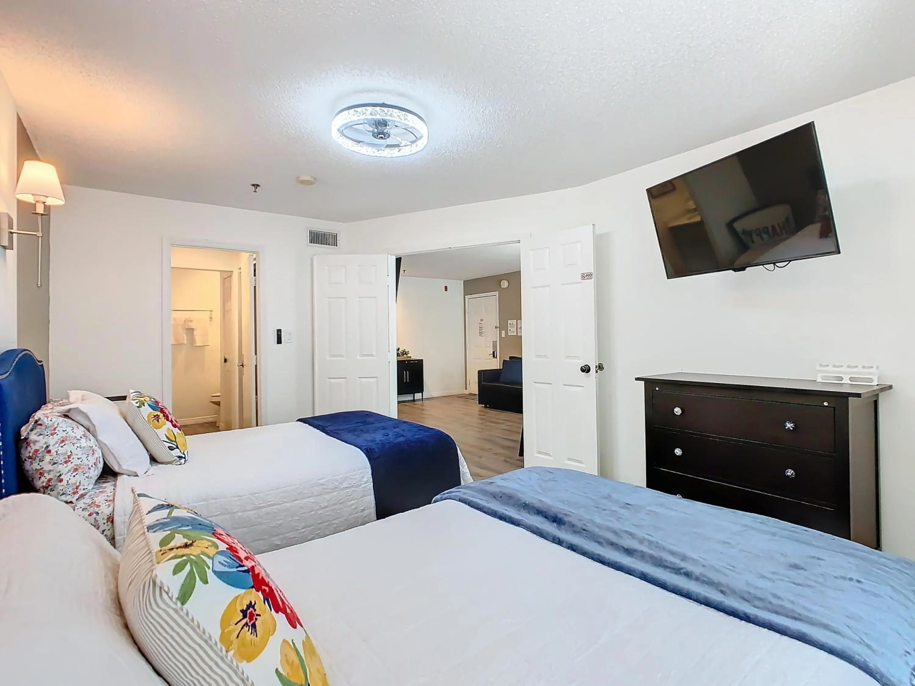 Bedroom, Bed in Be Our Guest! 1 Bedroom Condo Near Disney Parks!