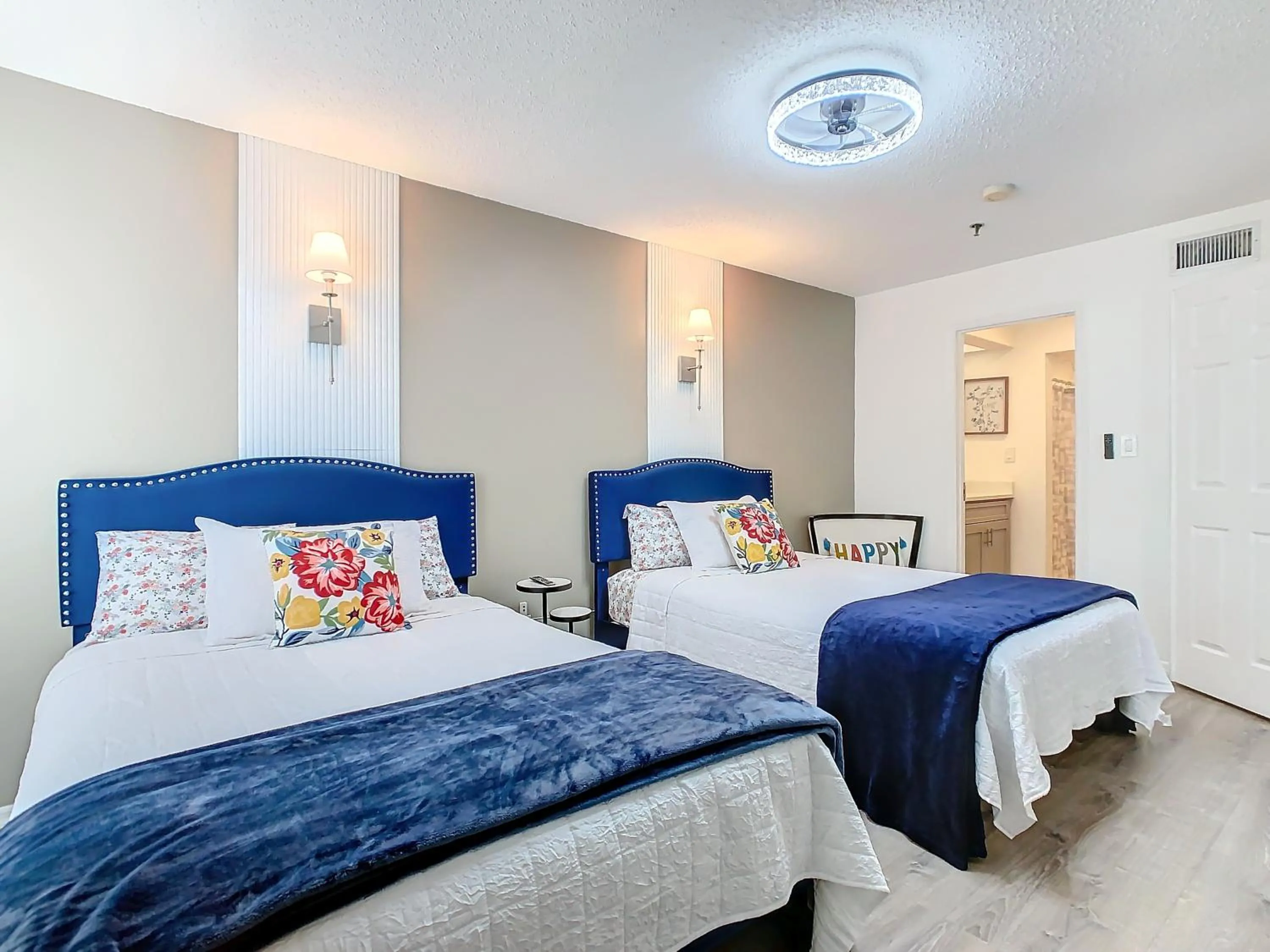 Bedroom, Bed in Be Our Guest! 1 Bedroom Condo Near Disney Parks!