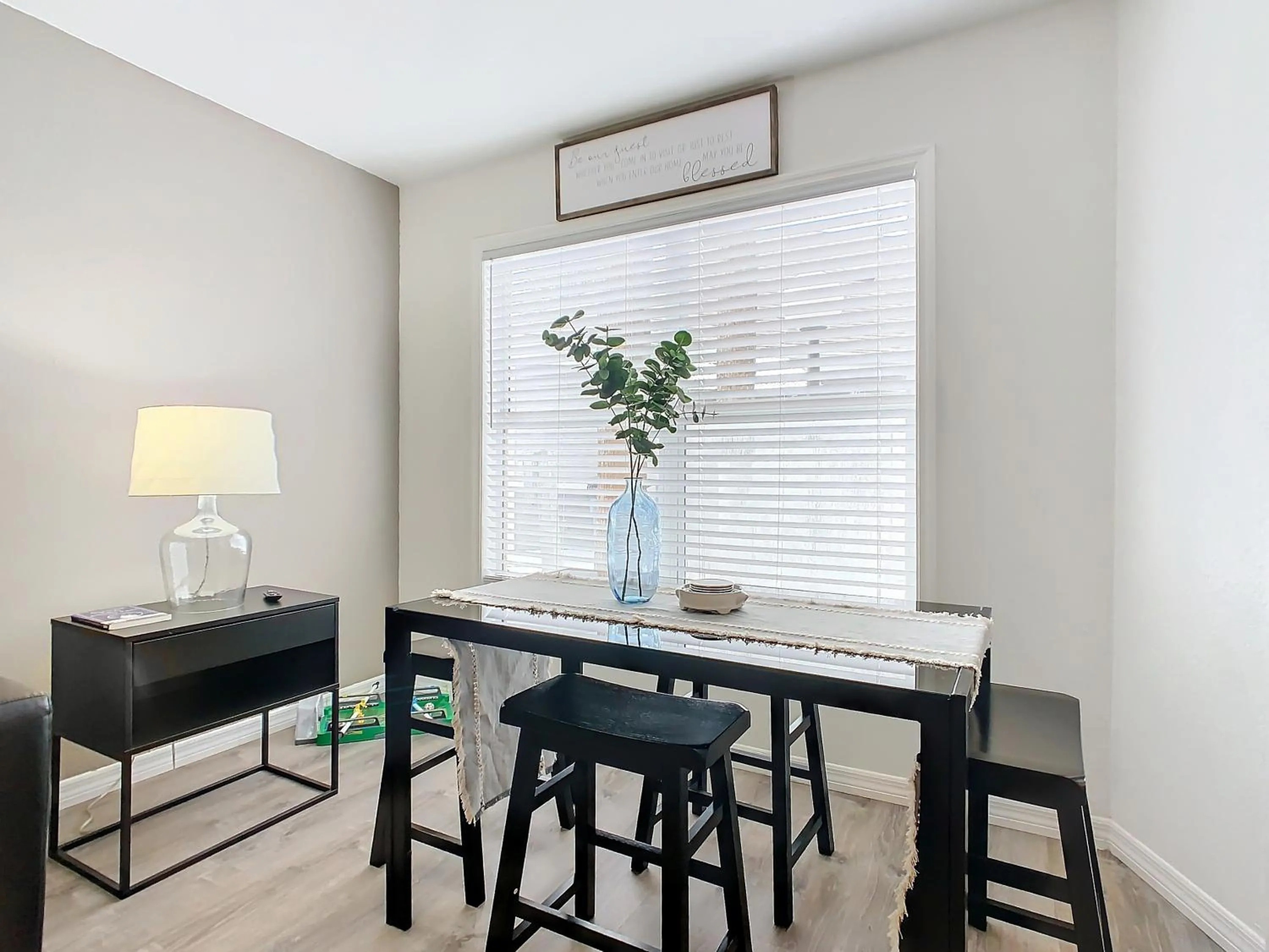 Dining area in Be Our Guest! 1 Bedroom Condo Near Disney Parks!