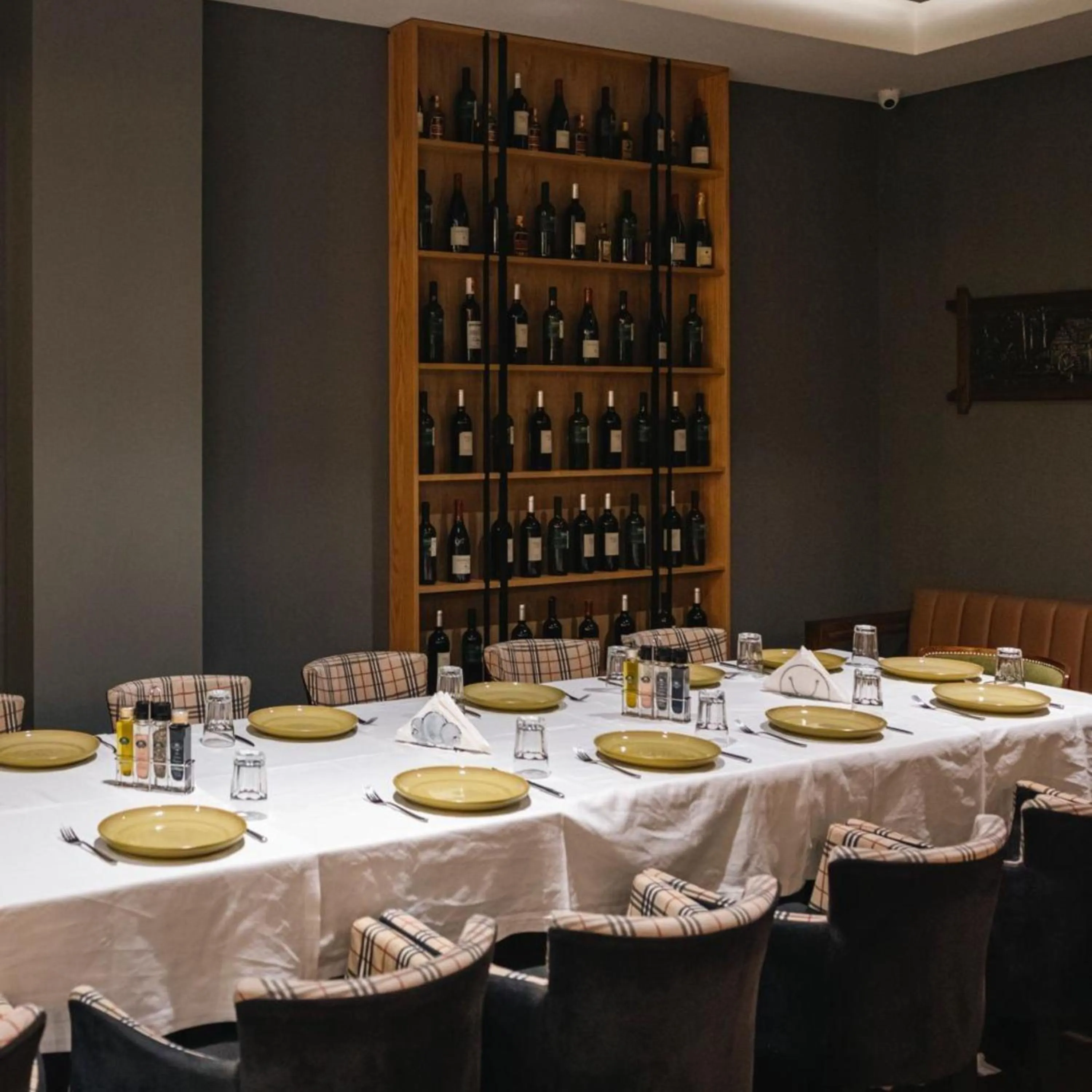 Restaurant/places to eat in Oxygen Boutique Hotel