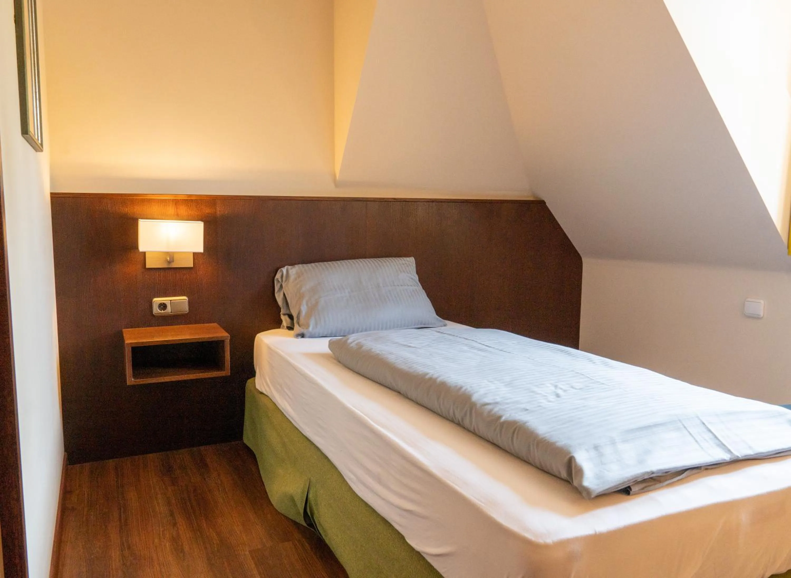 Bed in Hotel Restaurant Mughal